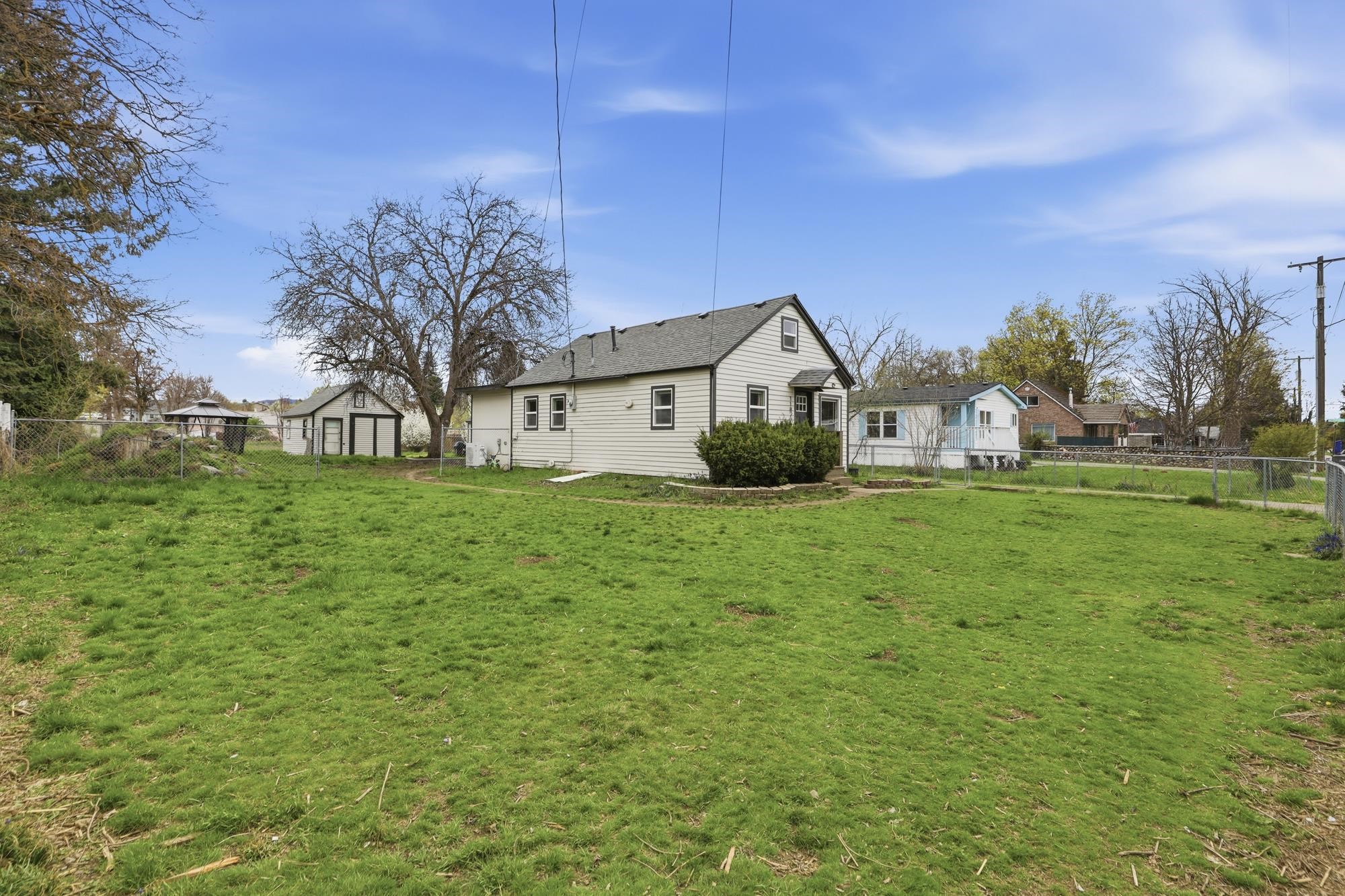 11822 E 6th Ave - Photo 27