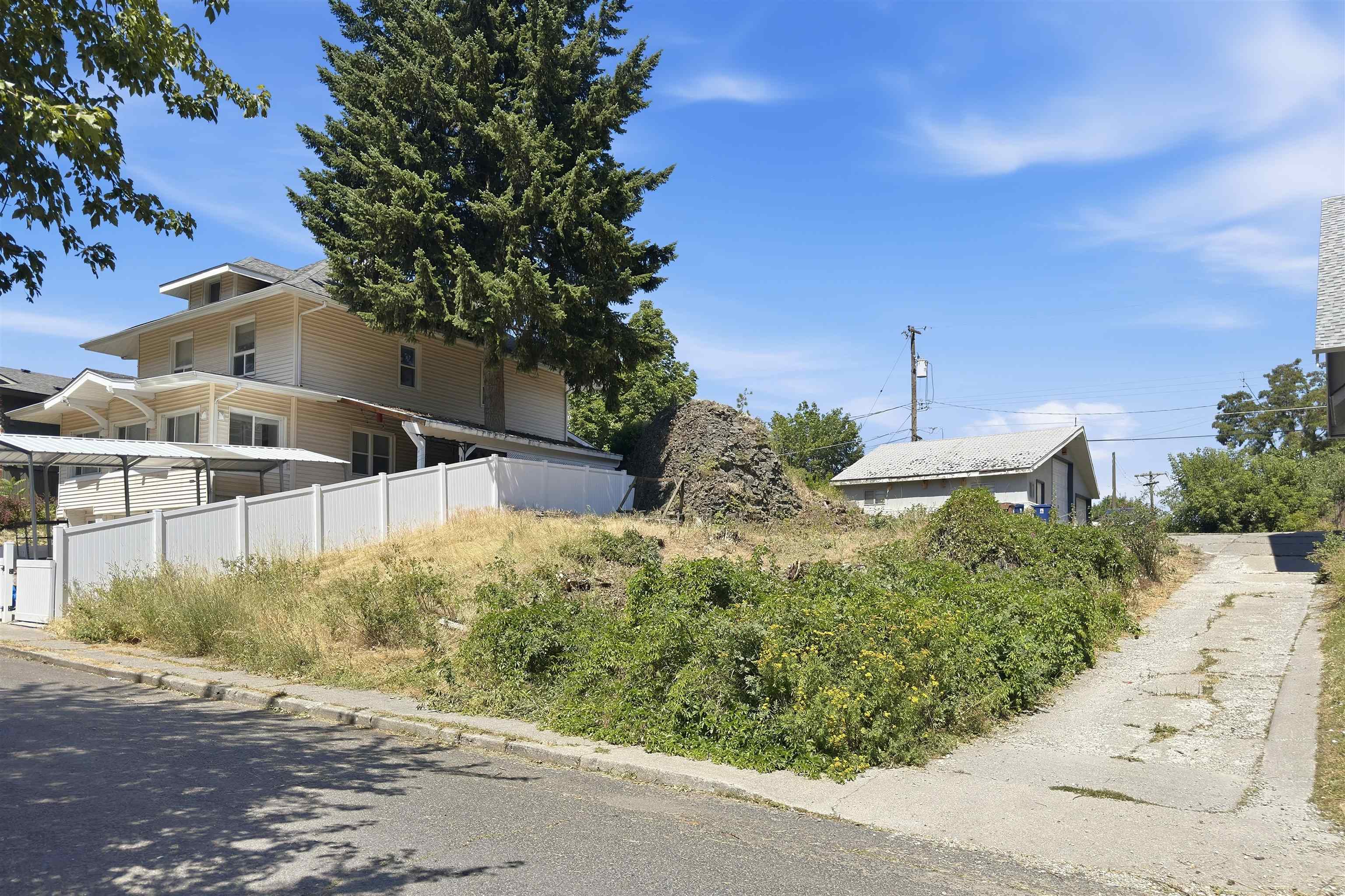327 E 11 Ave - Photo 6