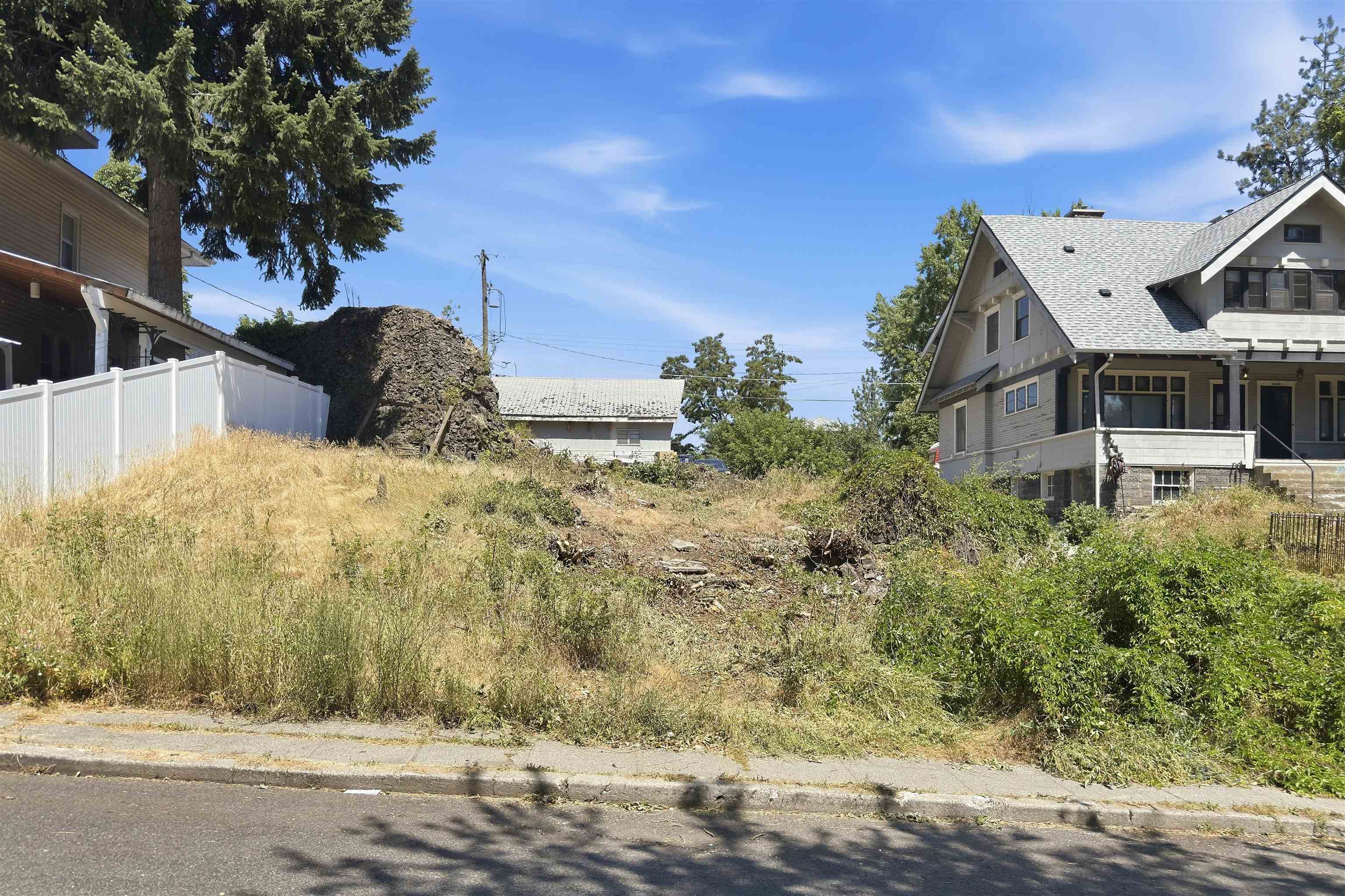 327 E 11 Ave - Photo 4