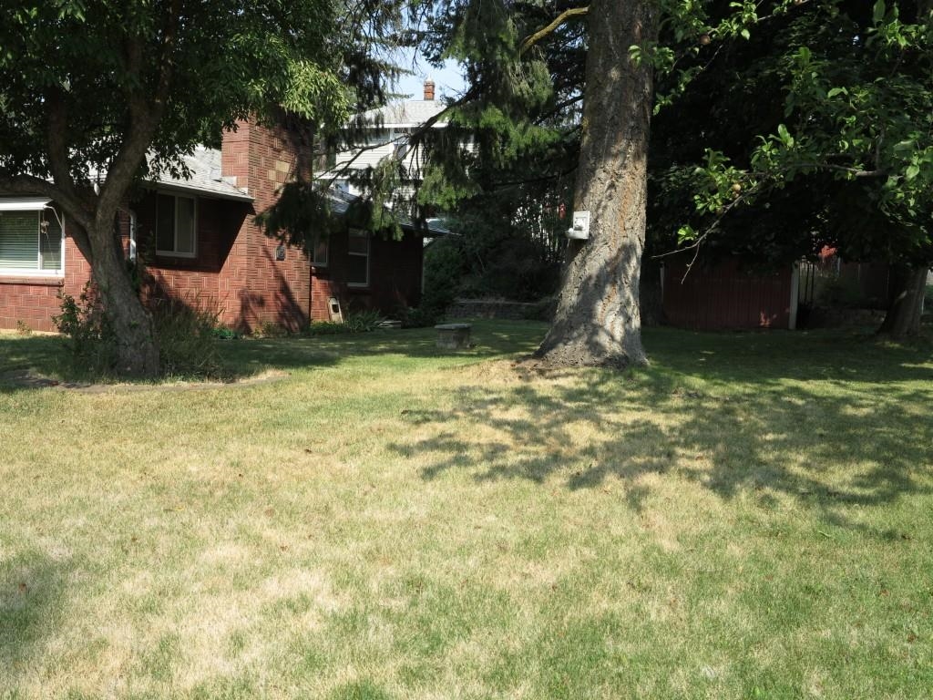 8 W 5th St - Photo 32