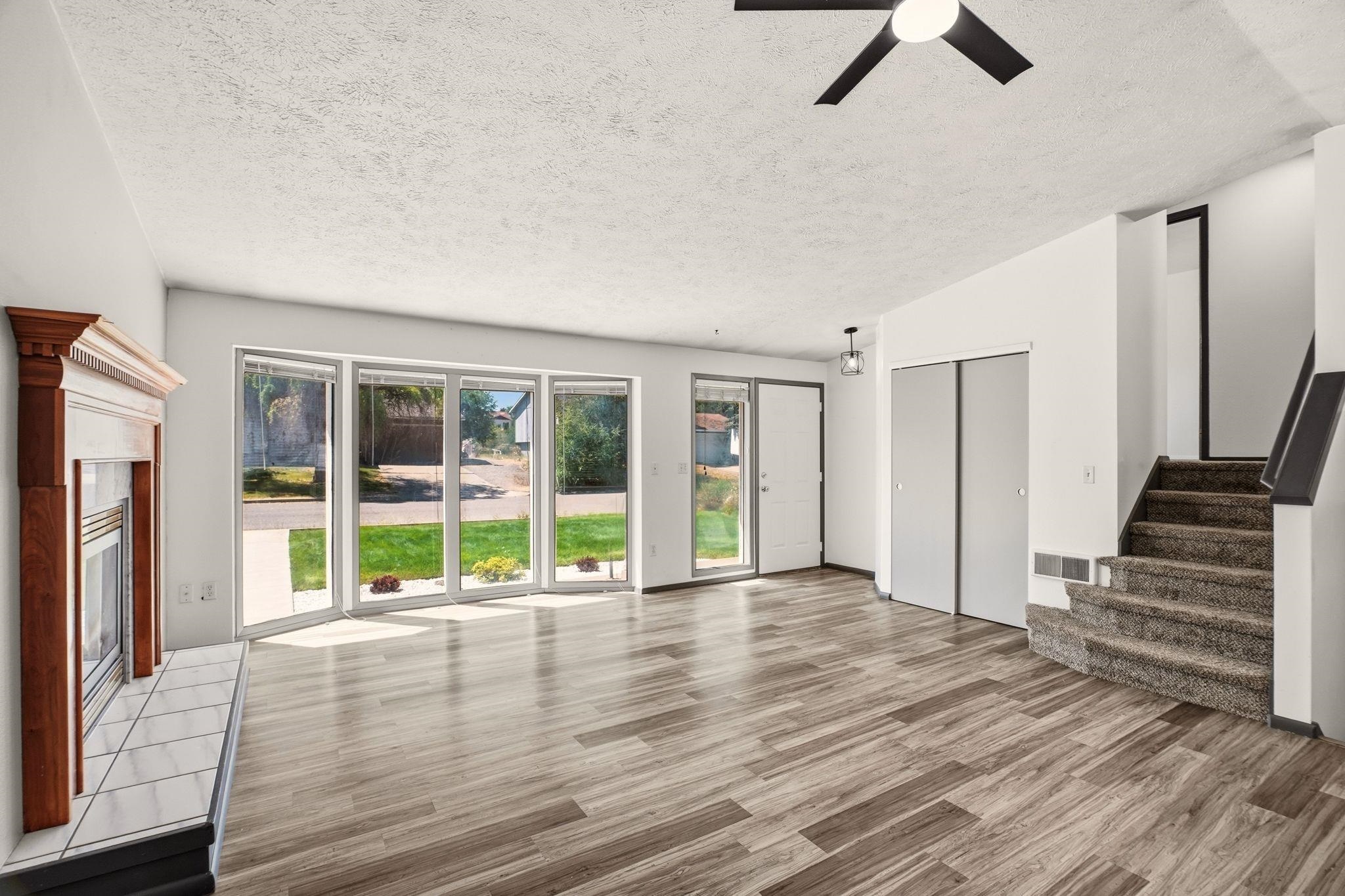 13923 E 9th Ct - Photo 5