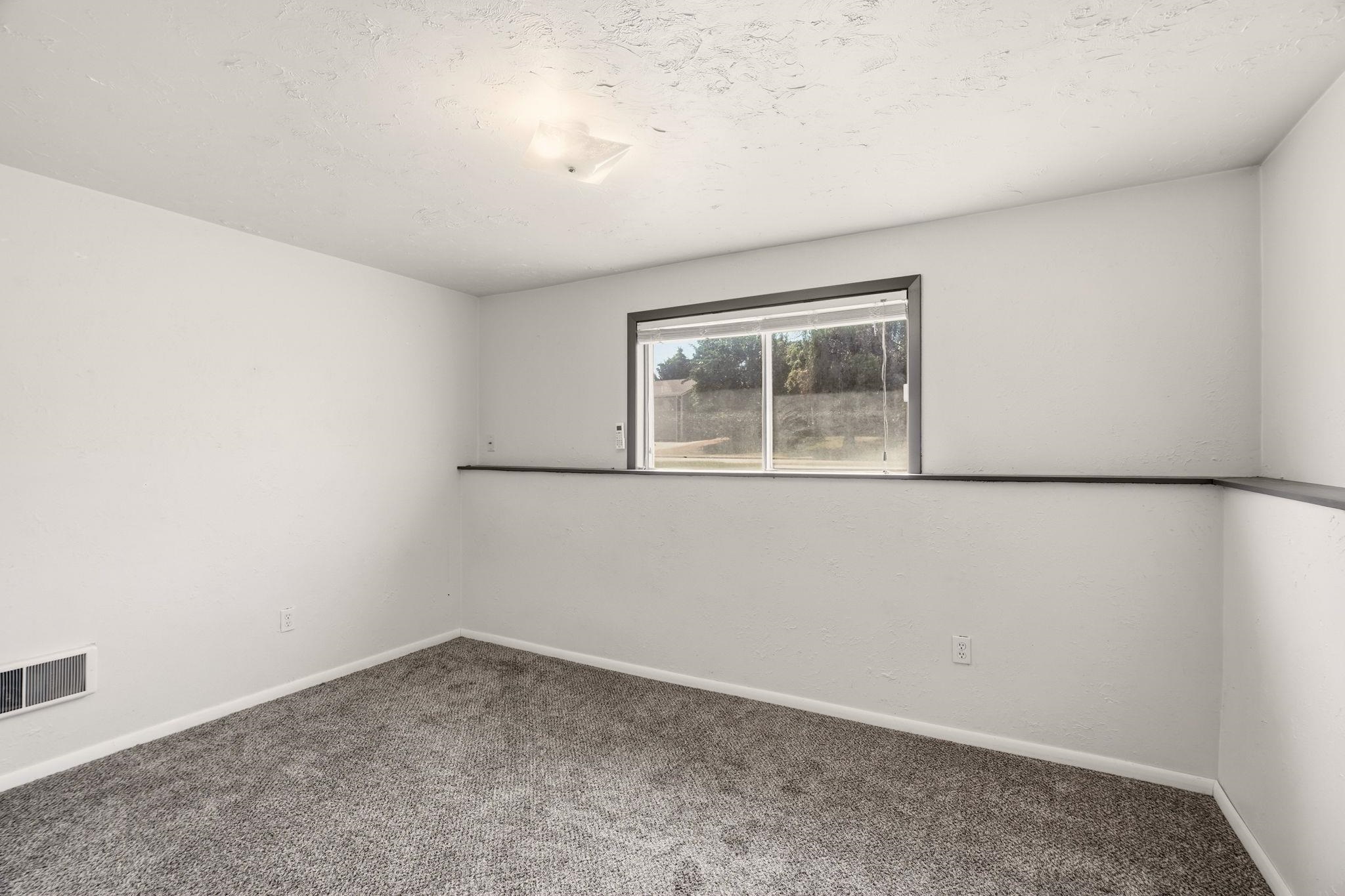 13923 E 9th Ct - Photo 17