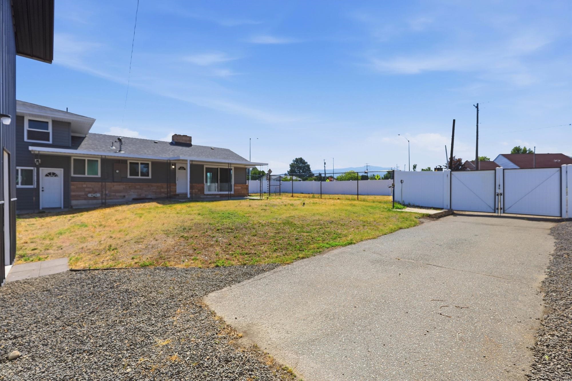 11 N Barker Rd - Photo 5