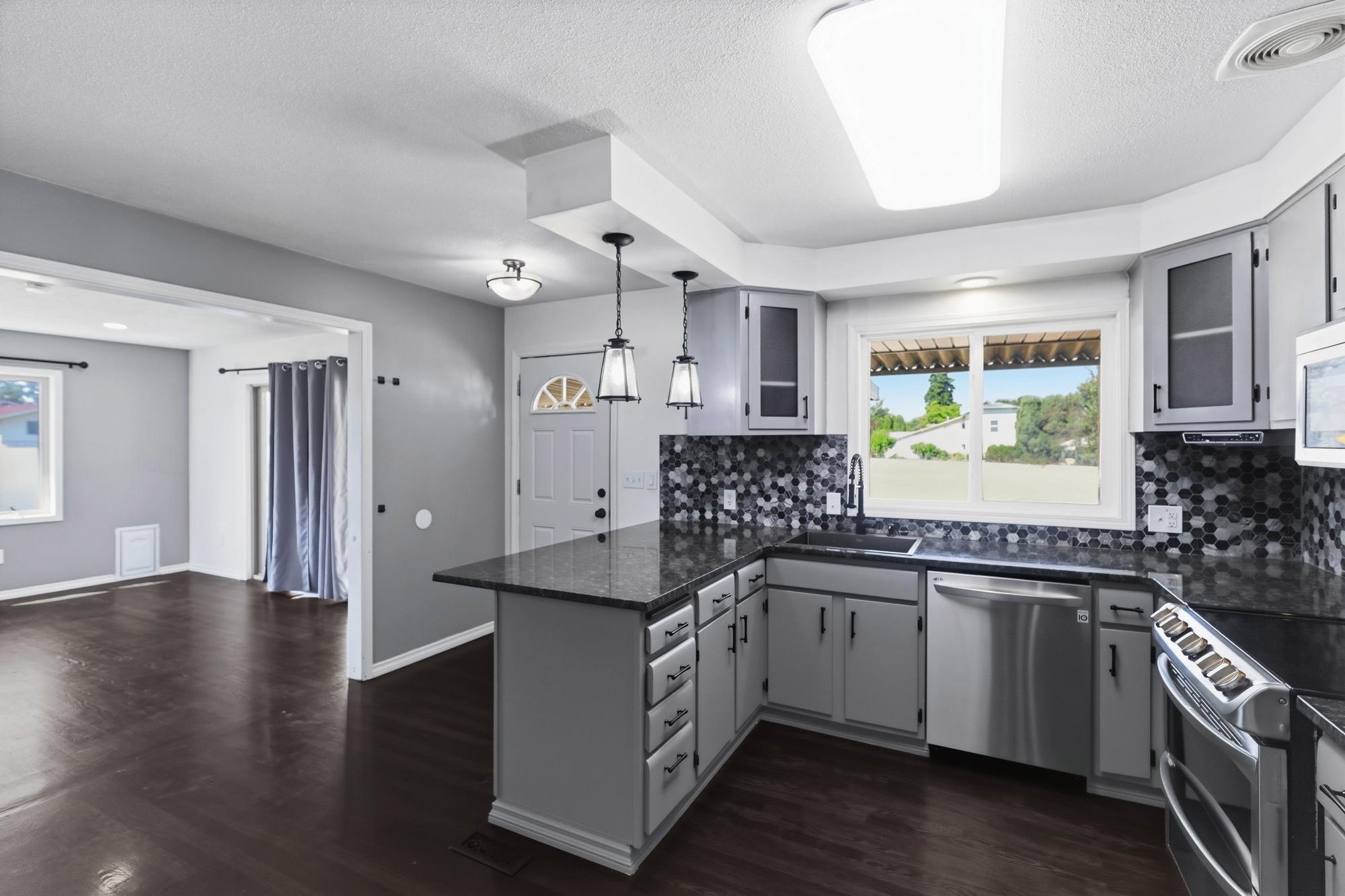 11 N Barker Rd - Photo 19