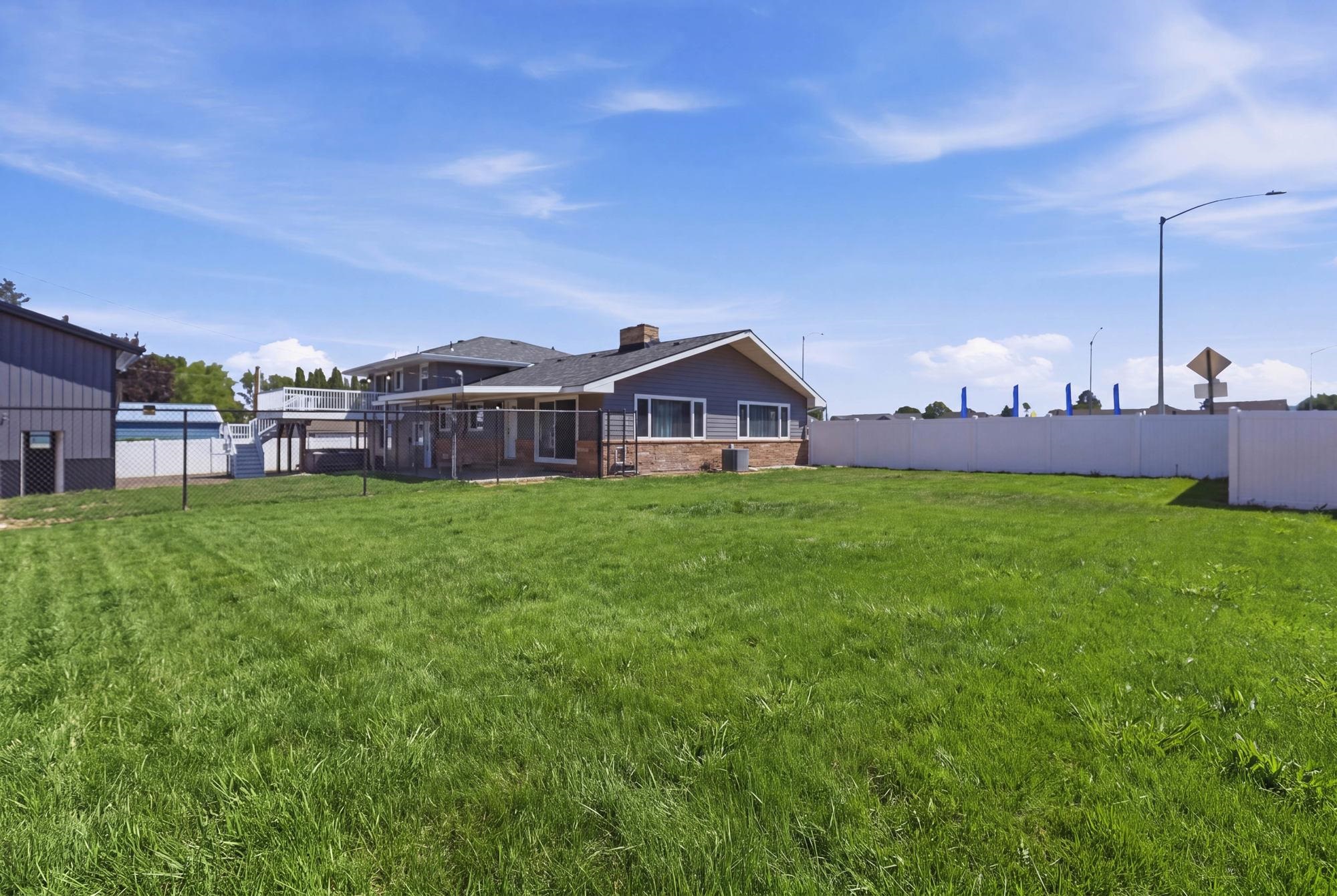 11 N Barker Rd - Photo 3