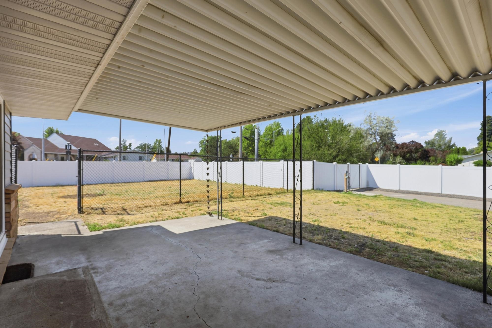 11 N Barker Rd - Photo 46