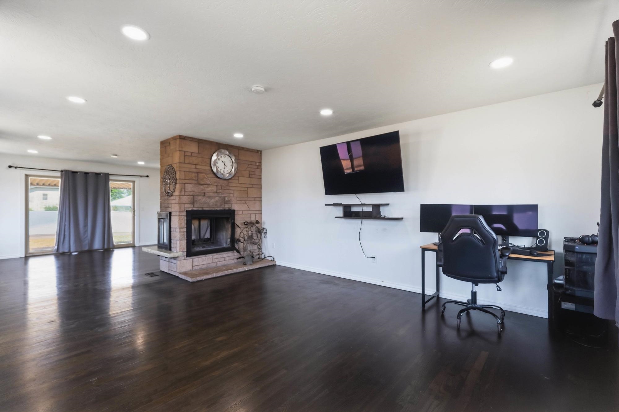 11 N Barker Rd - Photo 12