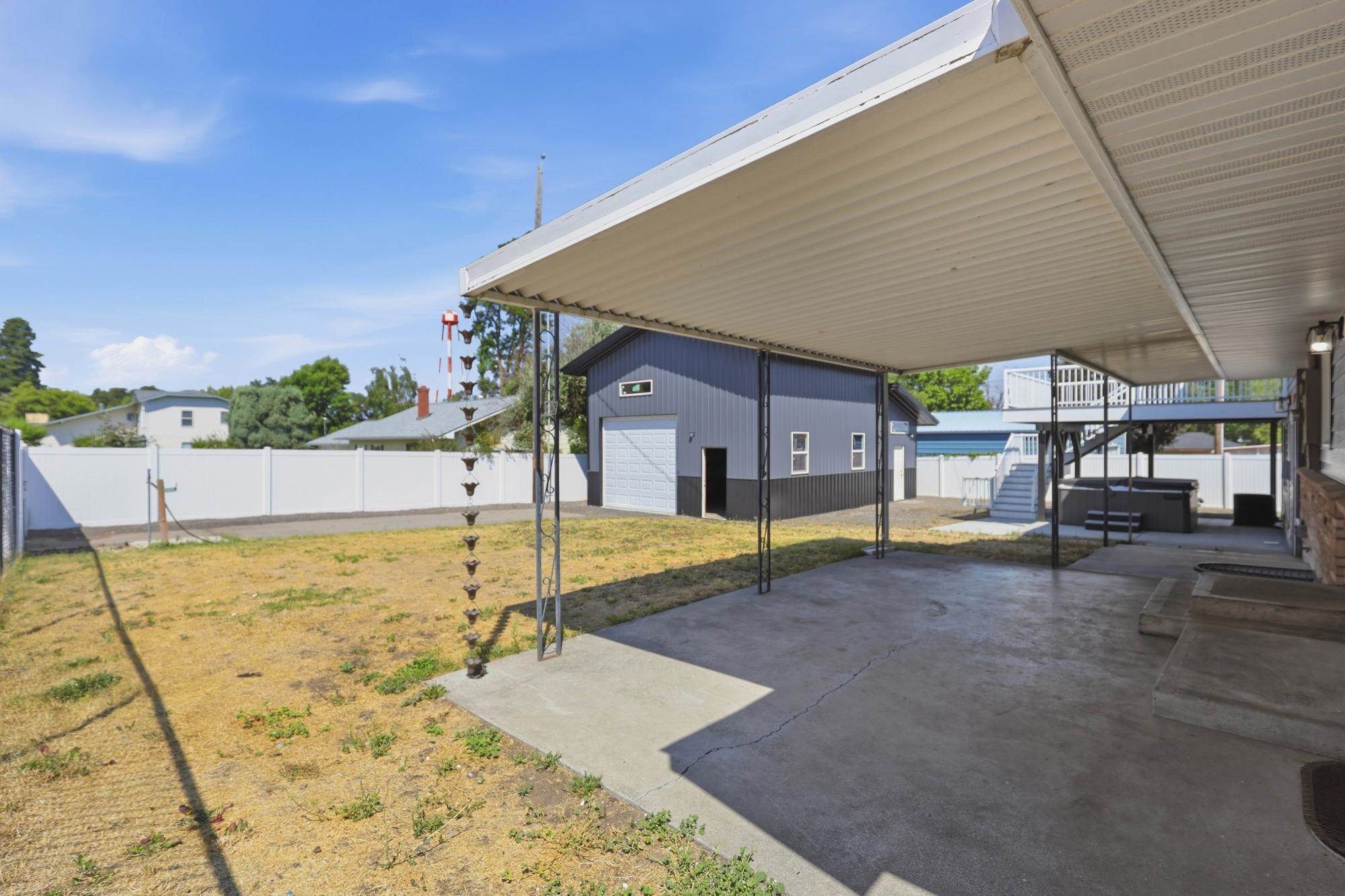 11 N Barker Rd - Photo 42