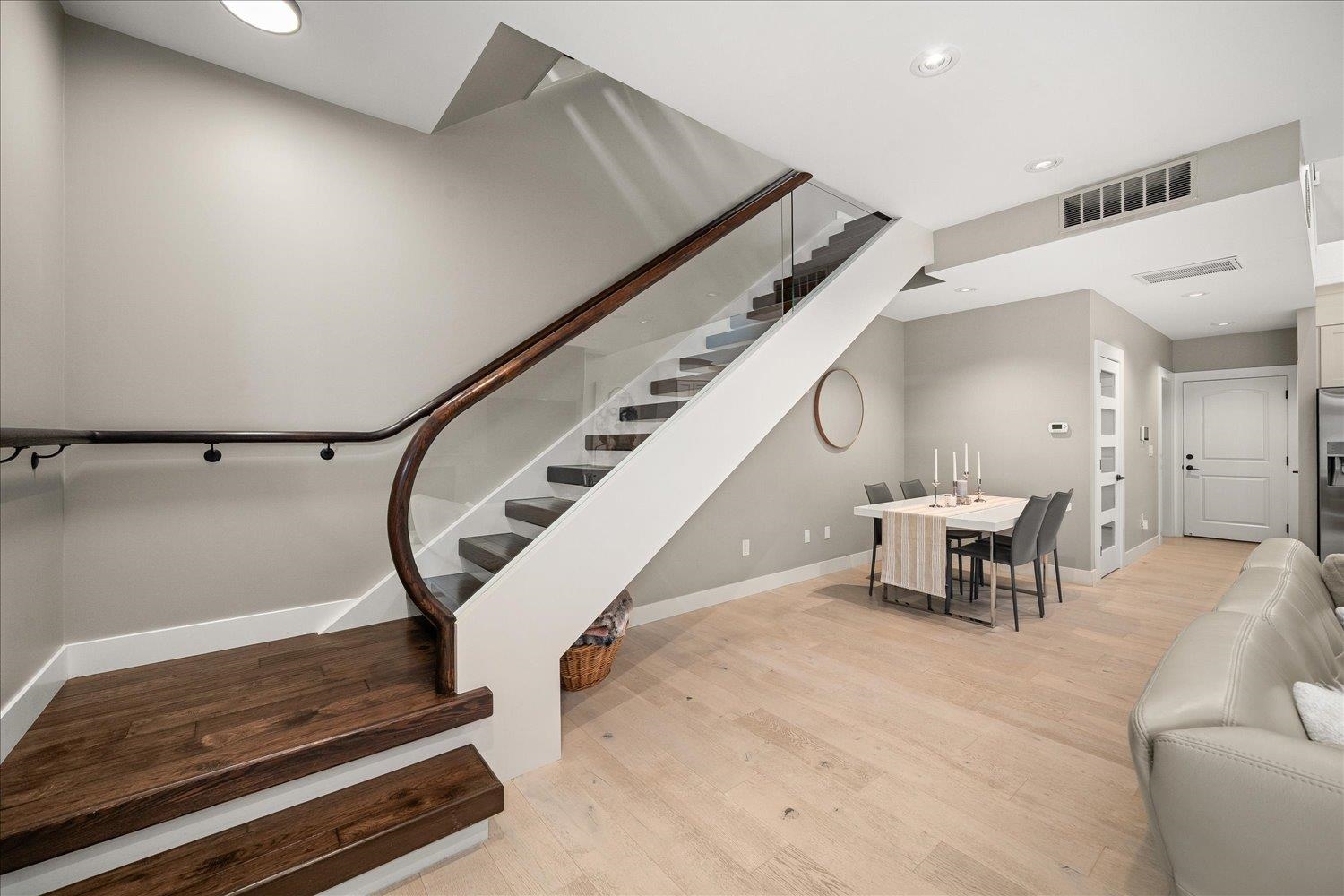 310 E 10th Ave - Photo 10