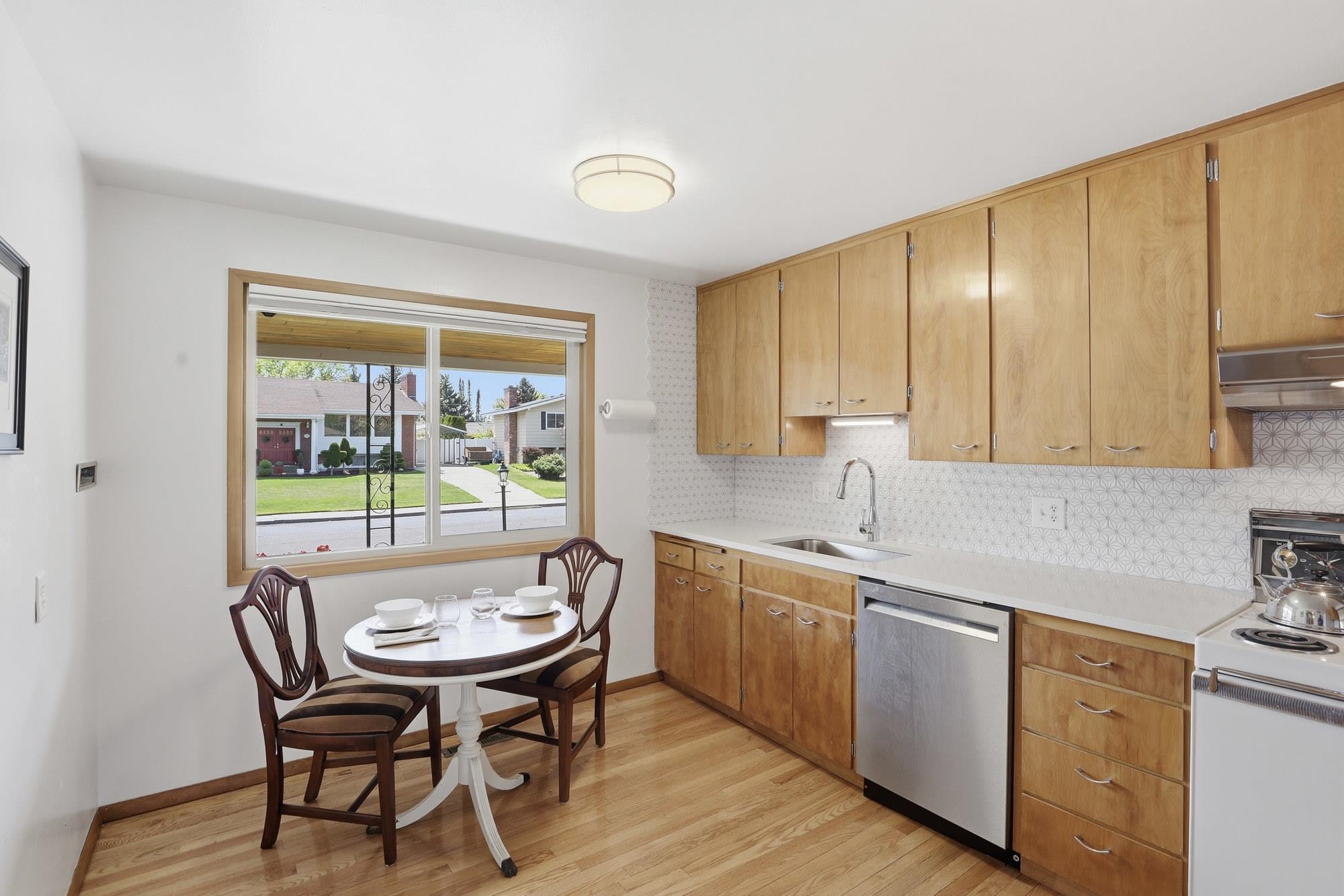 2004 W Courtland Ave - Photo 11
