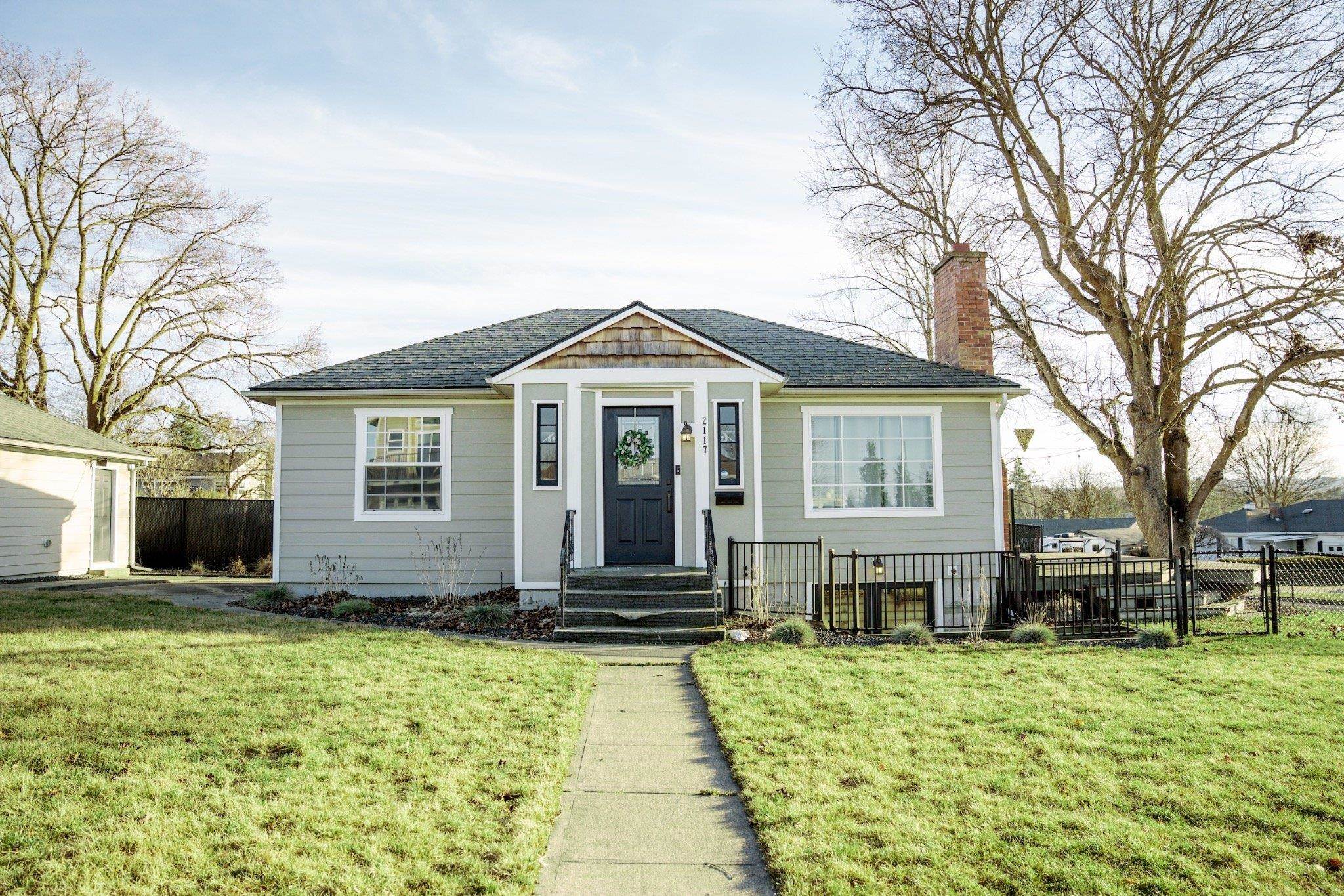 2117 W Knox Ct - Photo 3