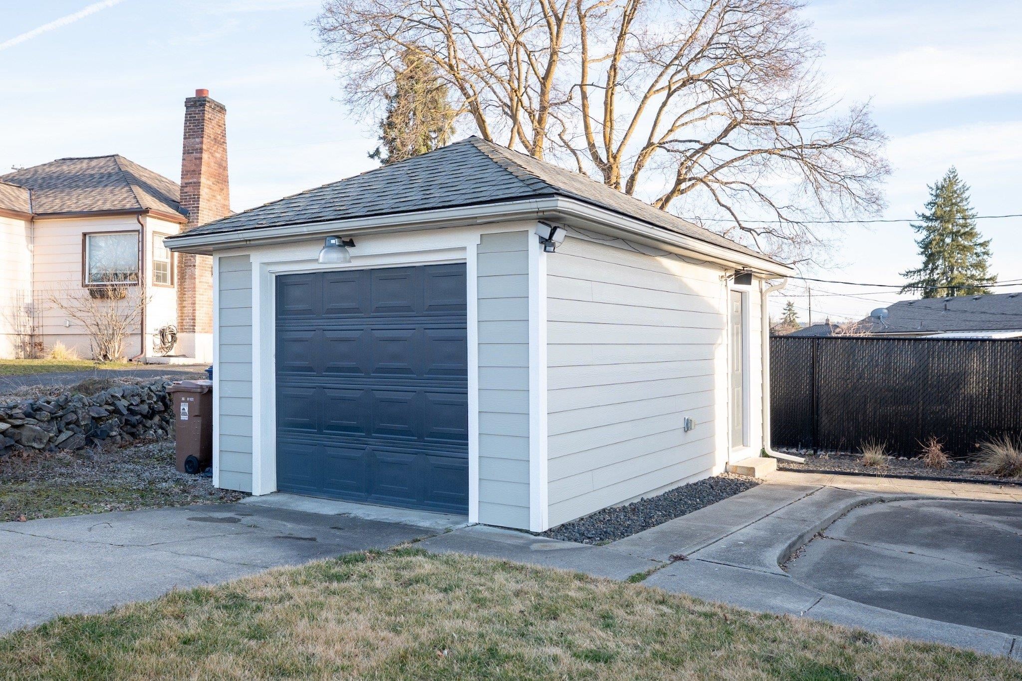 2117 W Knox Ct - Photo 32