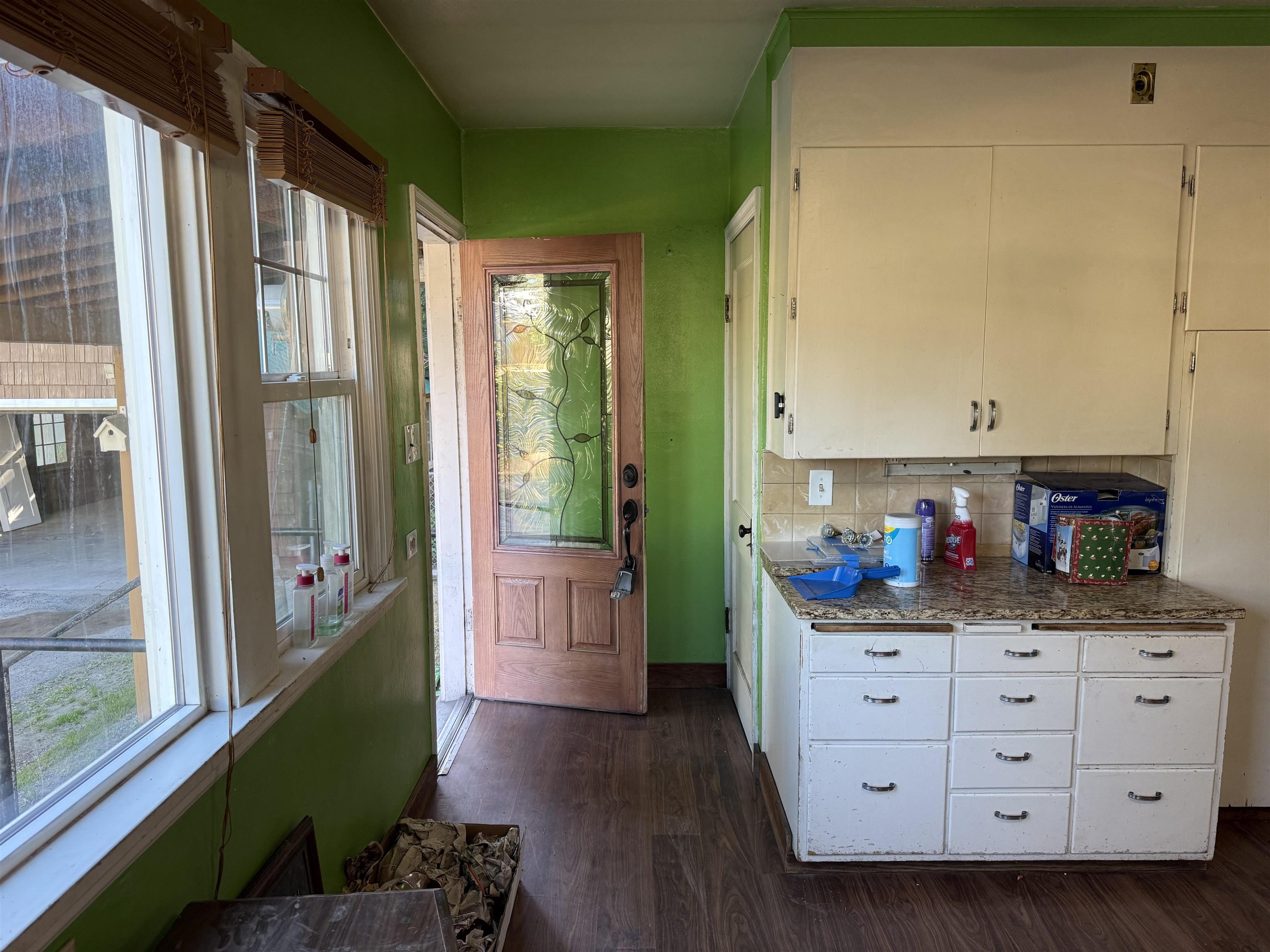 836 W 5th St - Photo 8