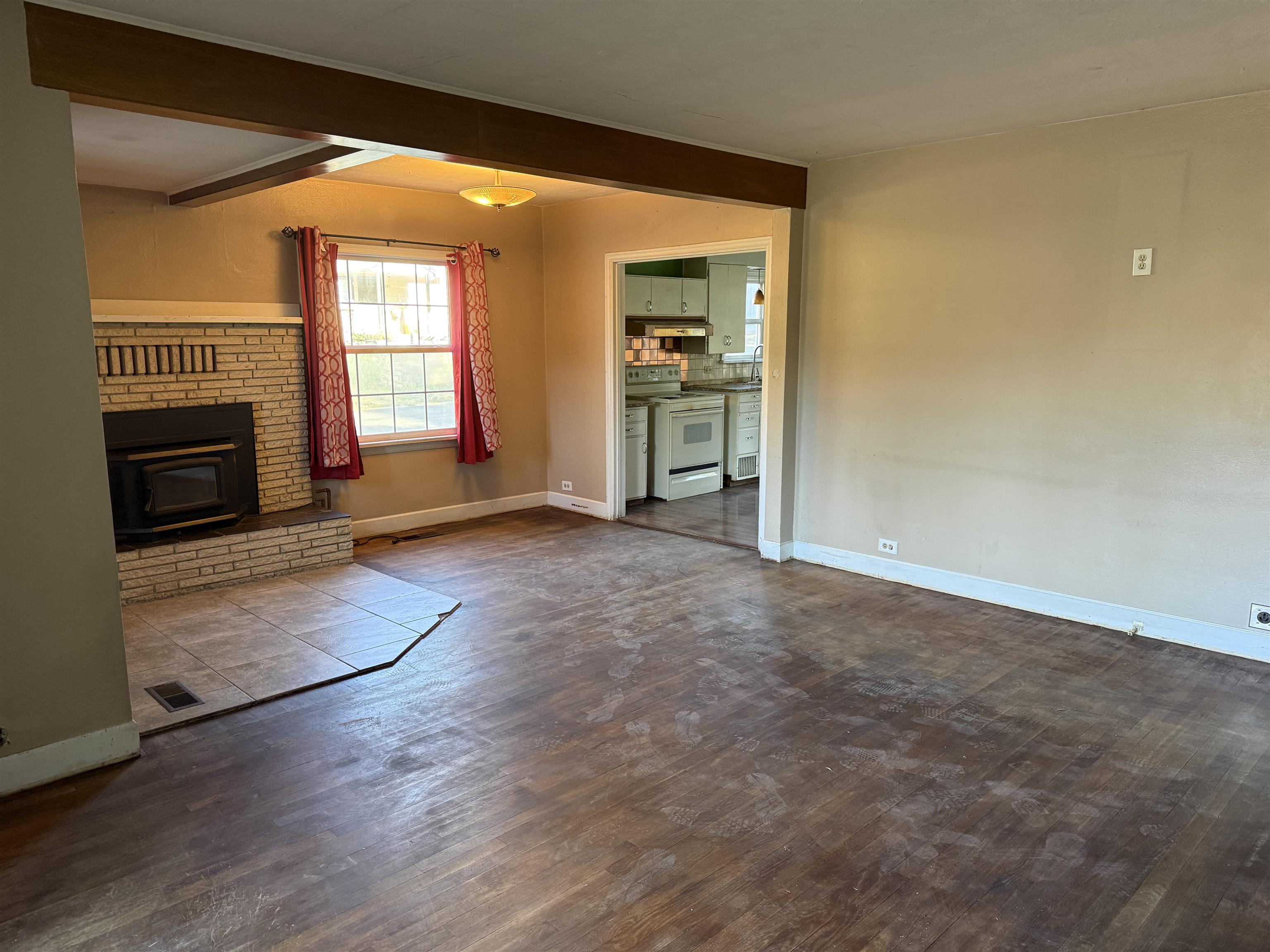 836 W 5th St - Photo 4