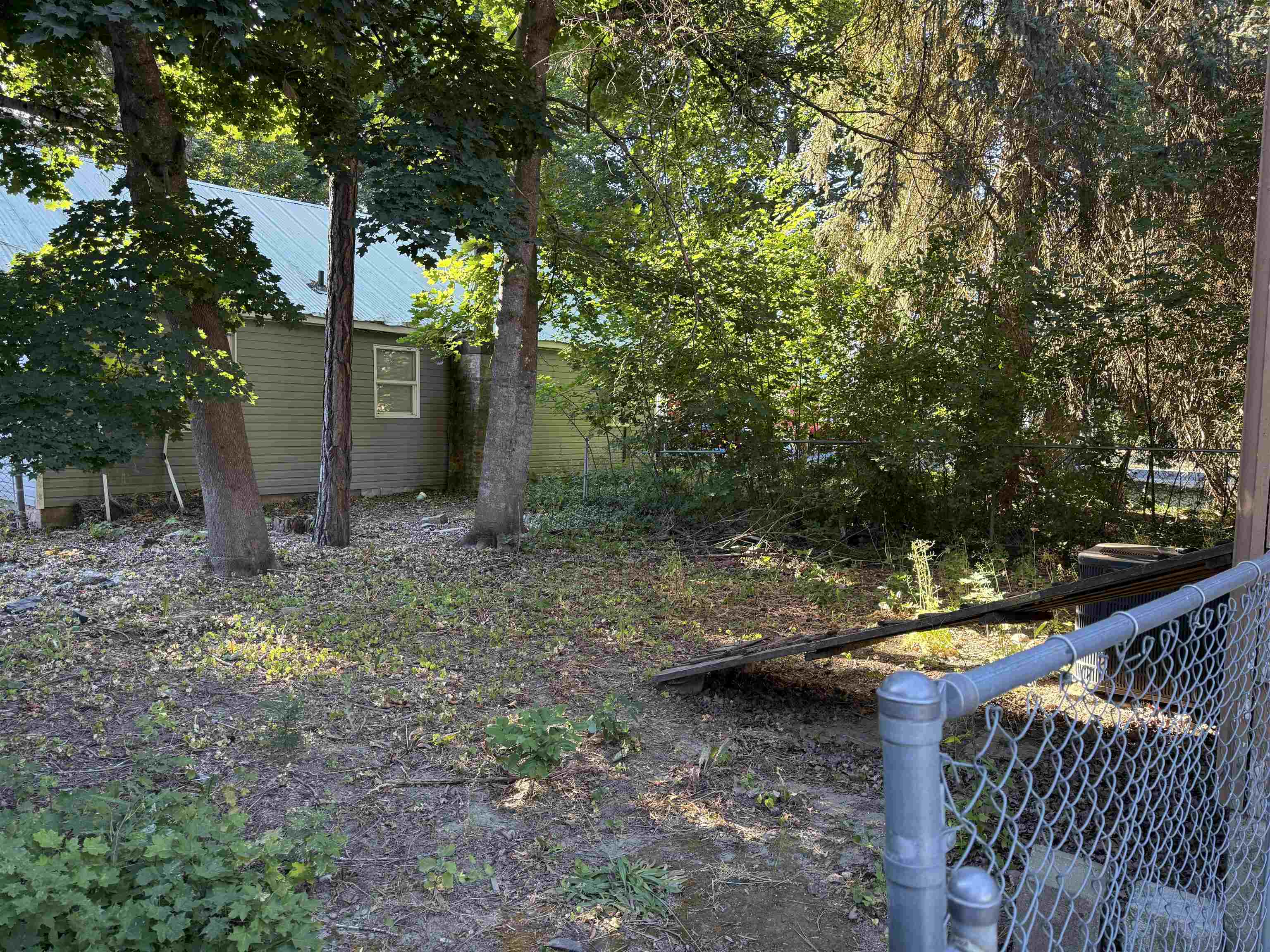 836 W 5th St - Photo 17