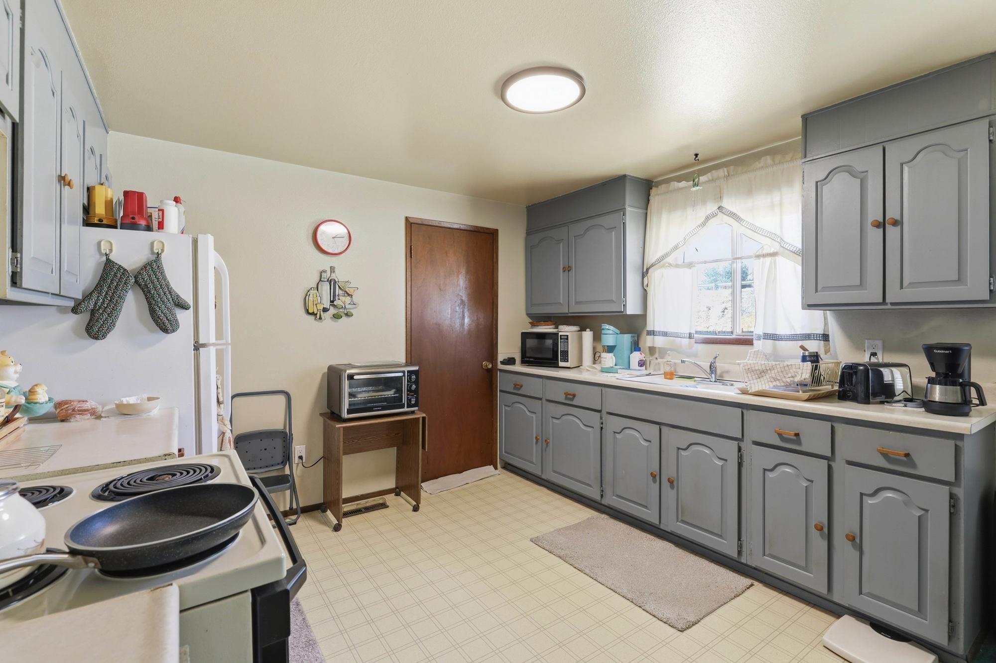 3014 S AVALON Rd - Photo 10