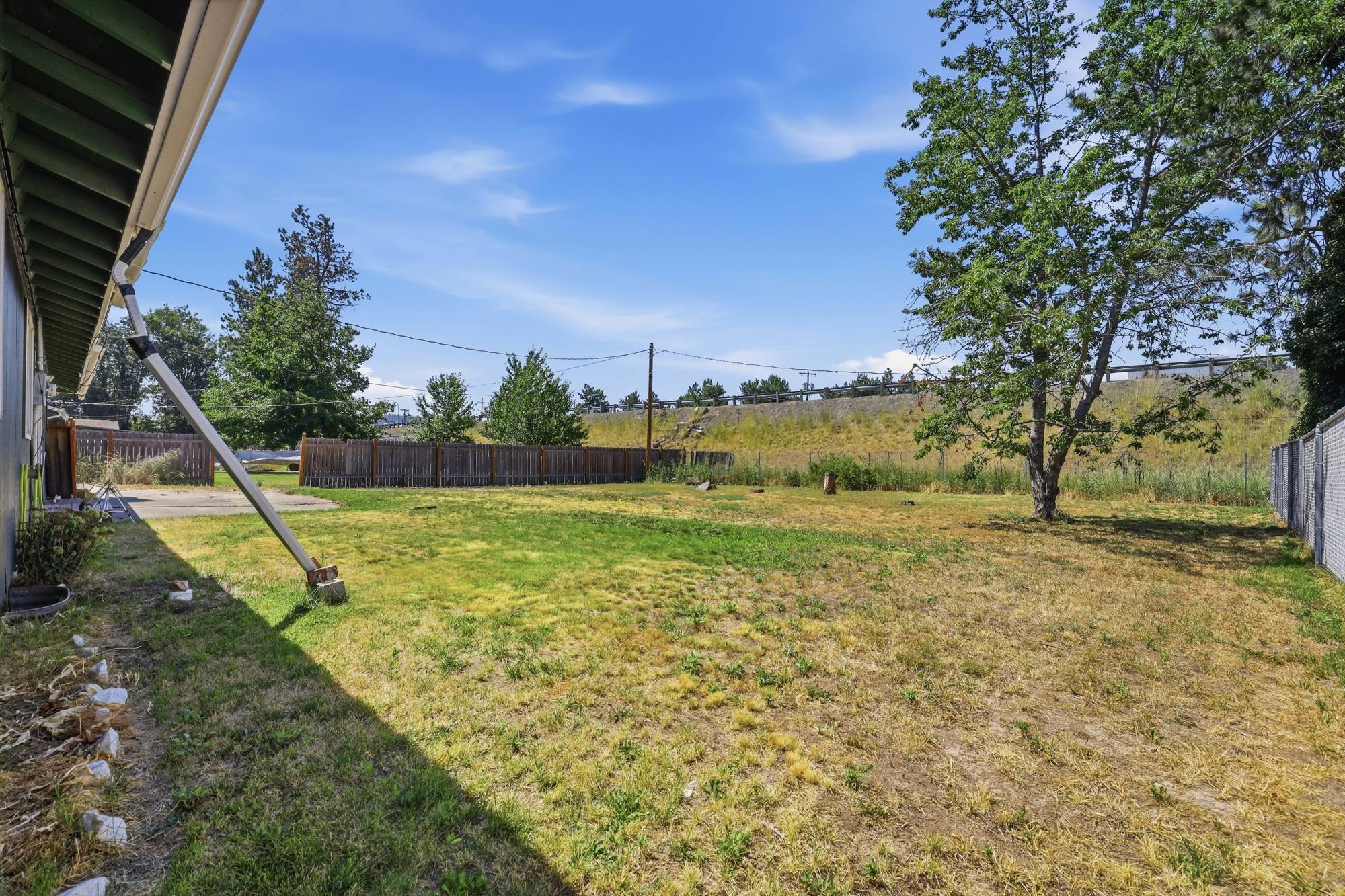 3014 S AVALON Rd - Photo 26
