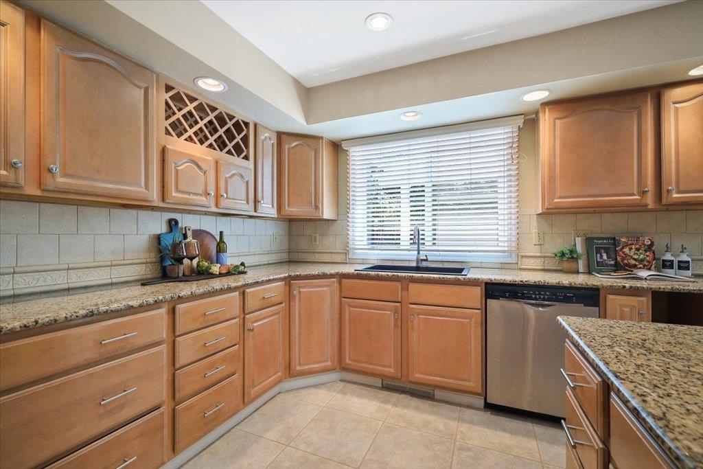 1728 E Rockwood Blvd - Photo 19