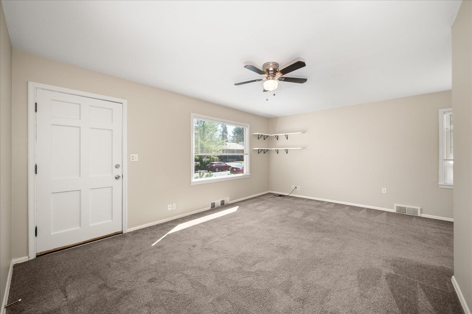 1317 E 33rd Ave - Photo 3