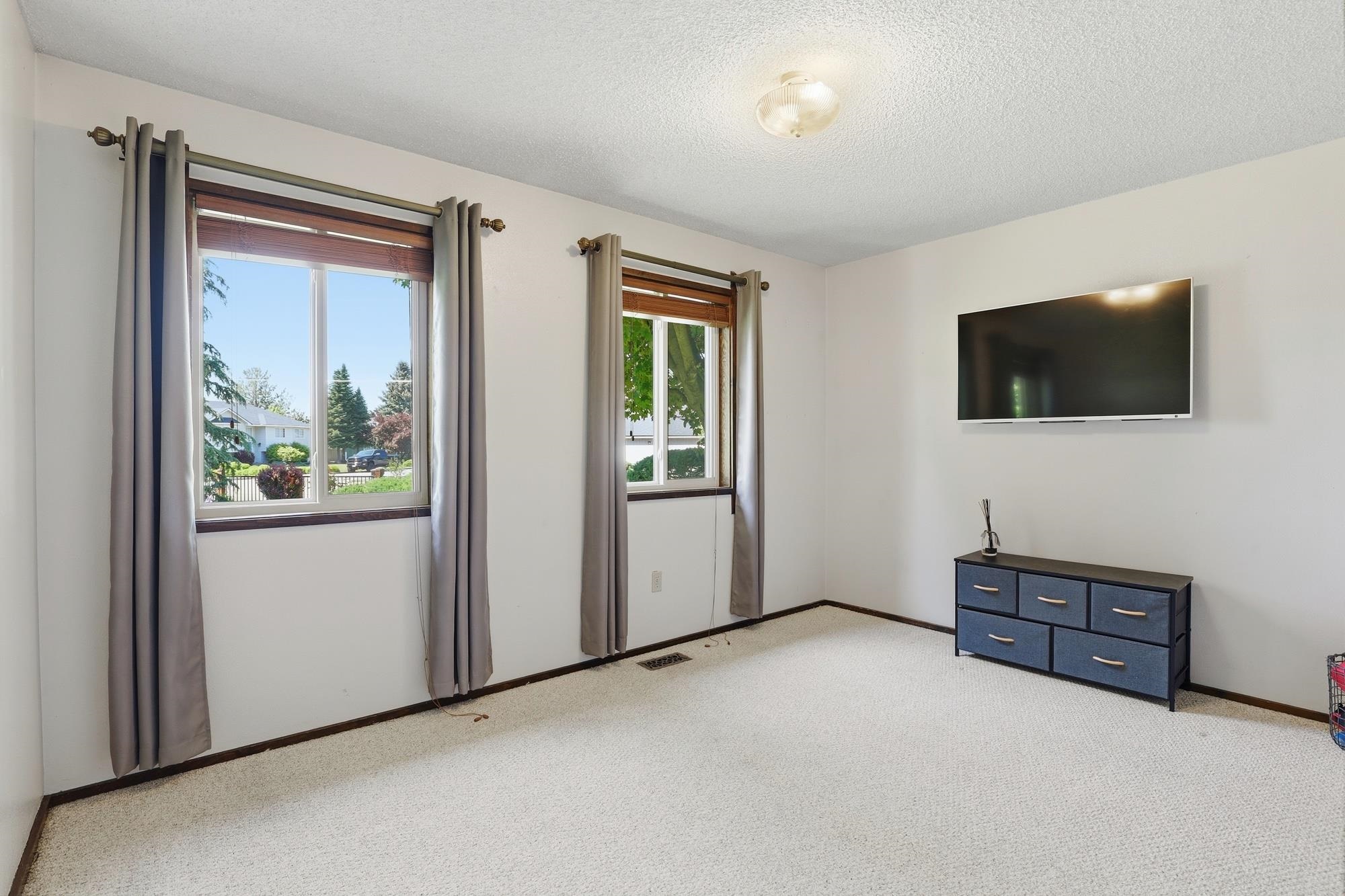 2405 S Timberlane Dr - Photo 19