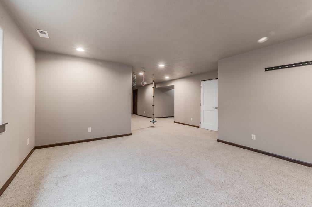 19619 E Knox Ave - Photo 33