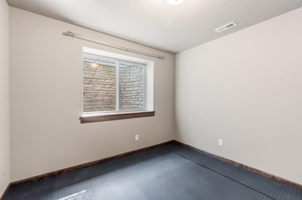 19619 E Knox Ave - Photo 36