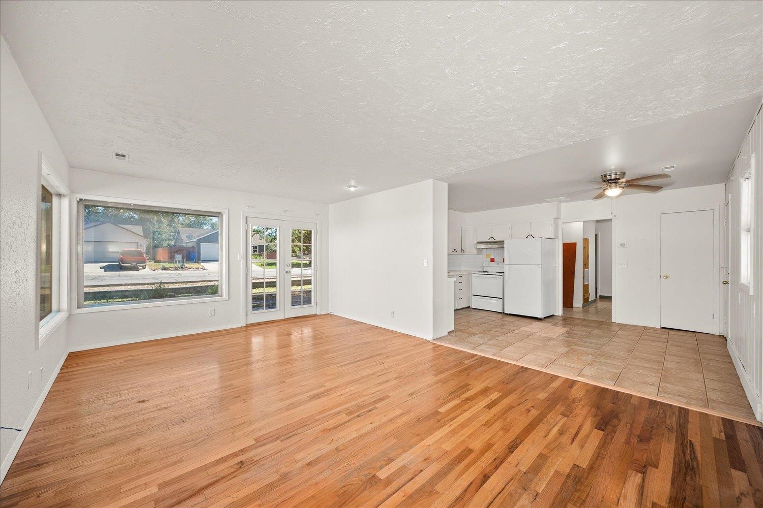 221 S Tshirley Rd - Photo 3