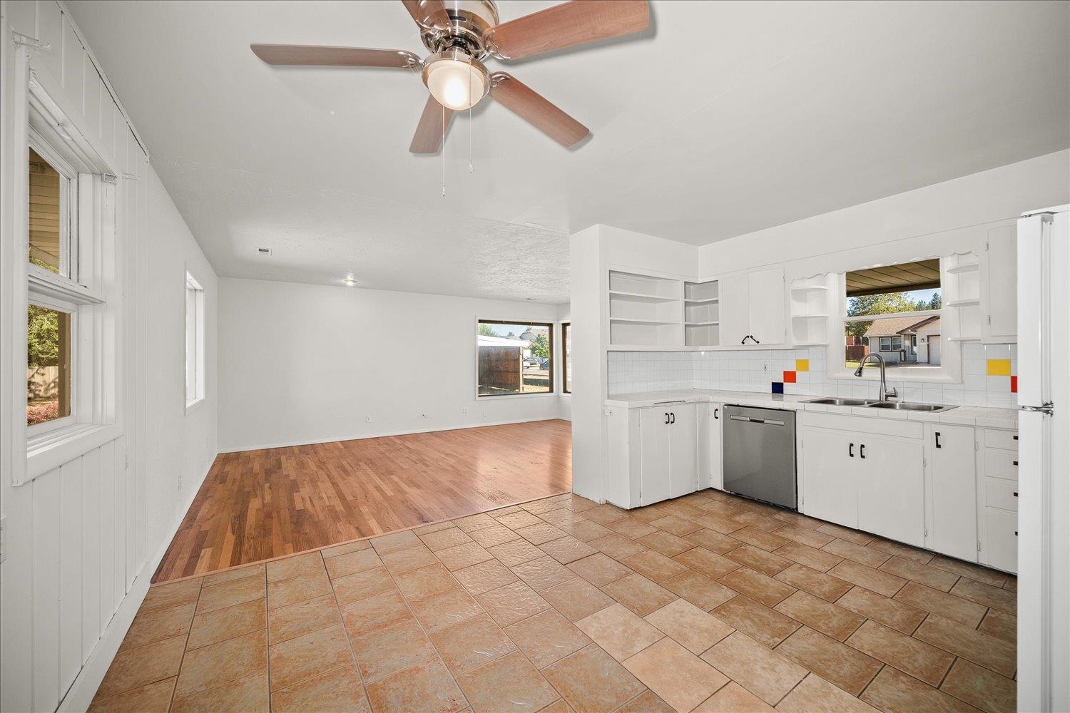 221 S Tshirley Rd - Photo 7
