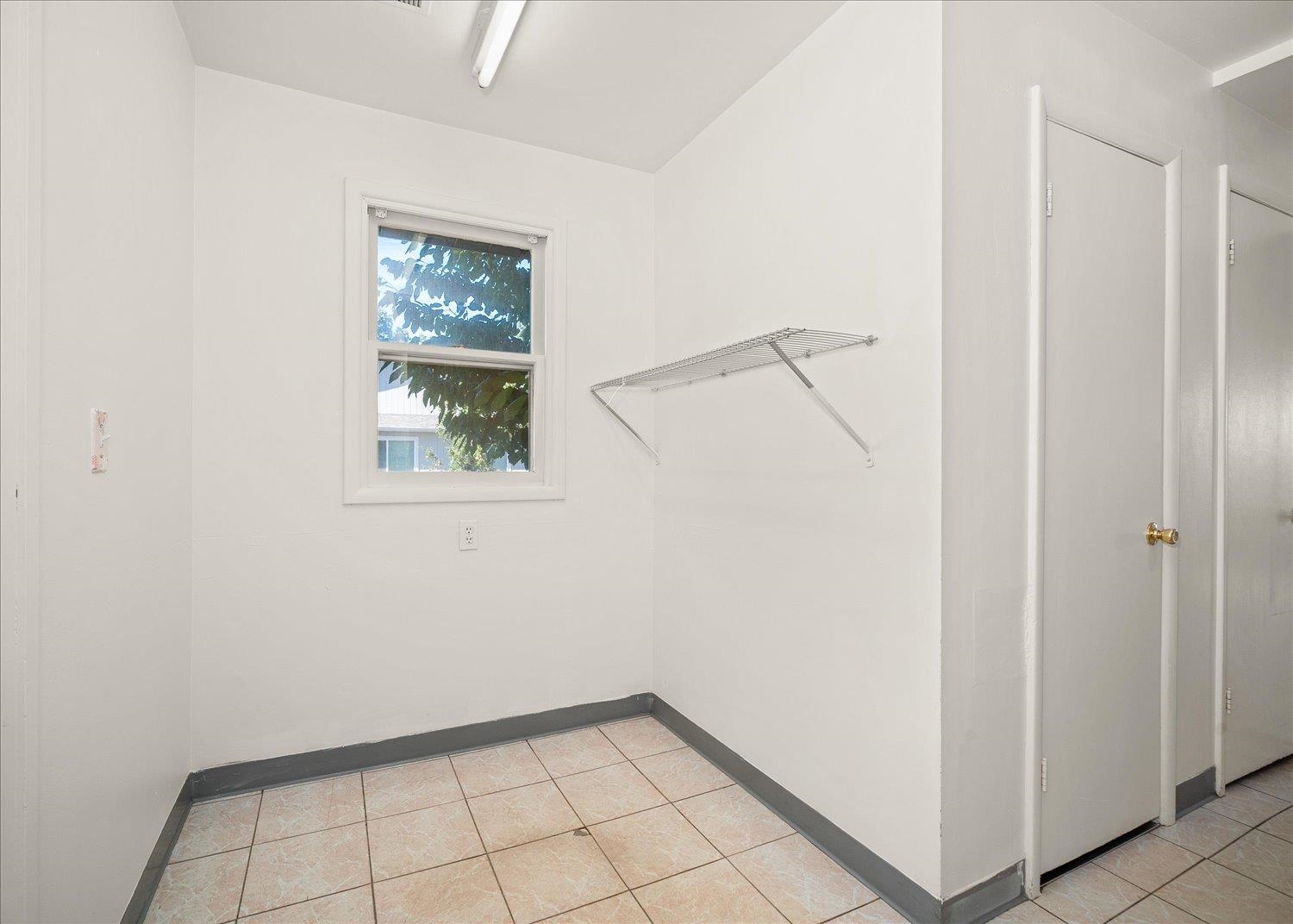 221 S Tshirley Rd - Photo 16