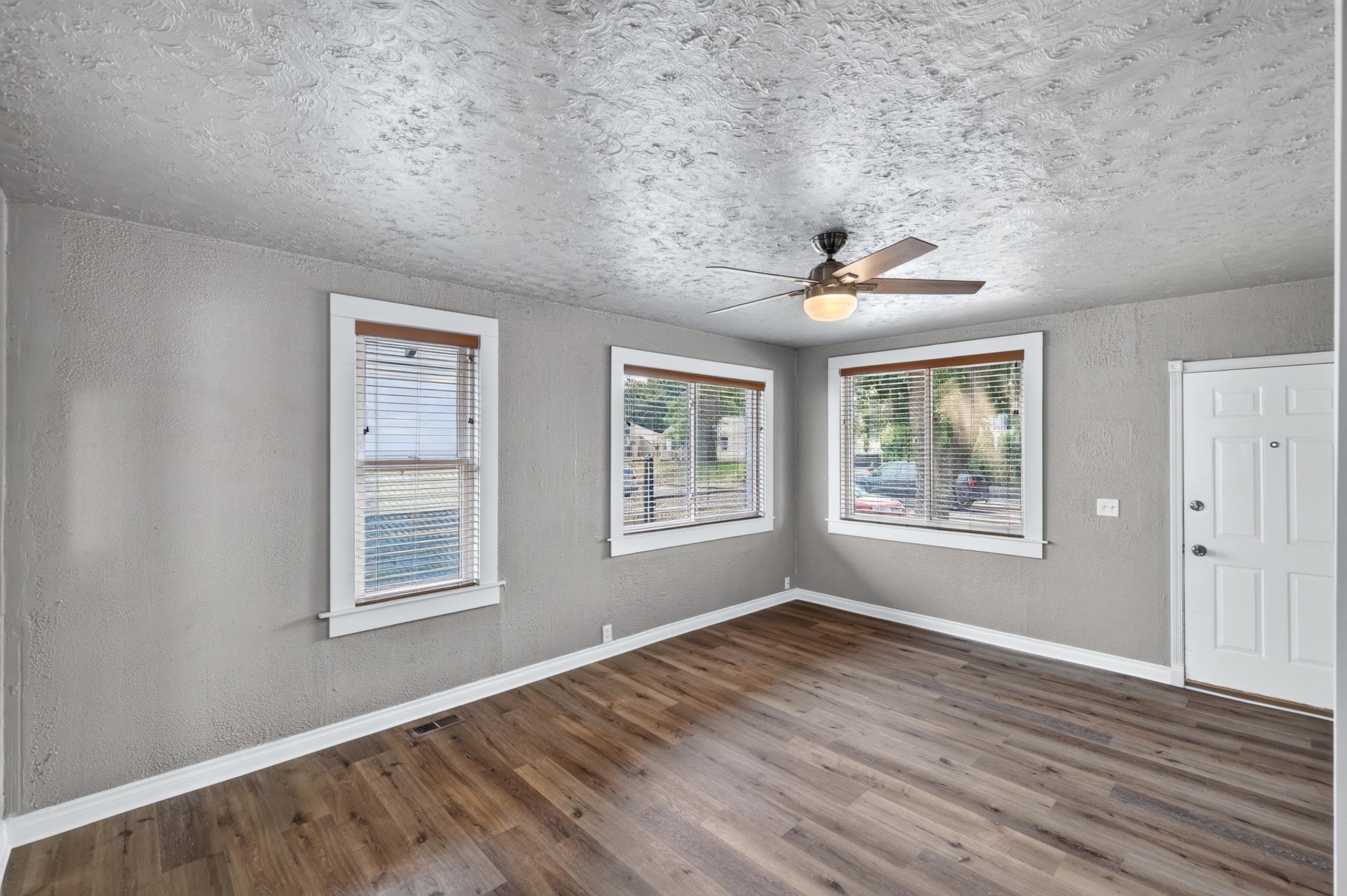 829 Crown Ave - Photo 13