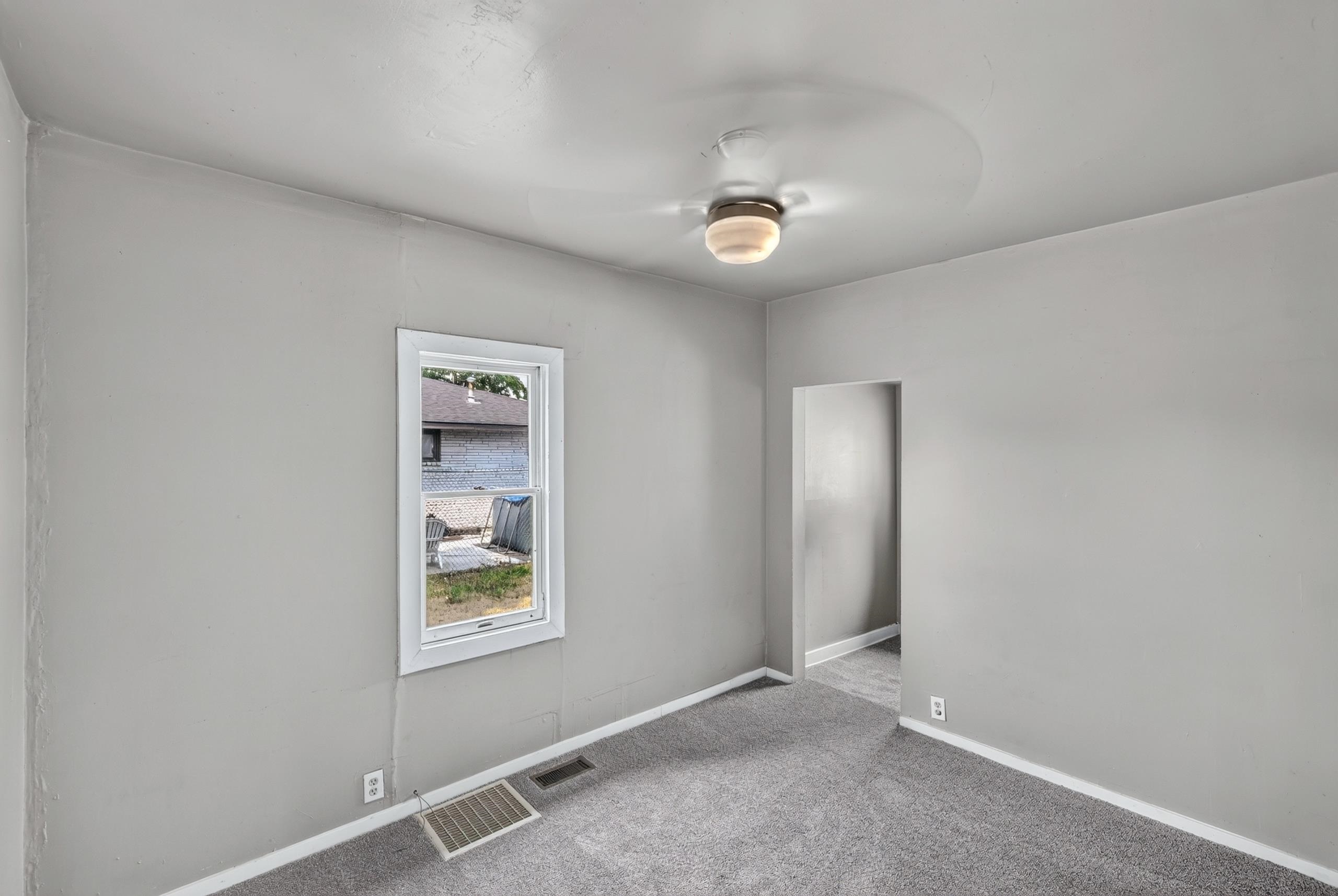829 Crown Ave - Photo 5