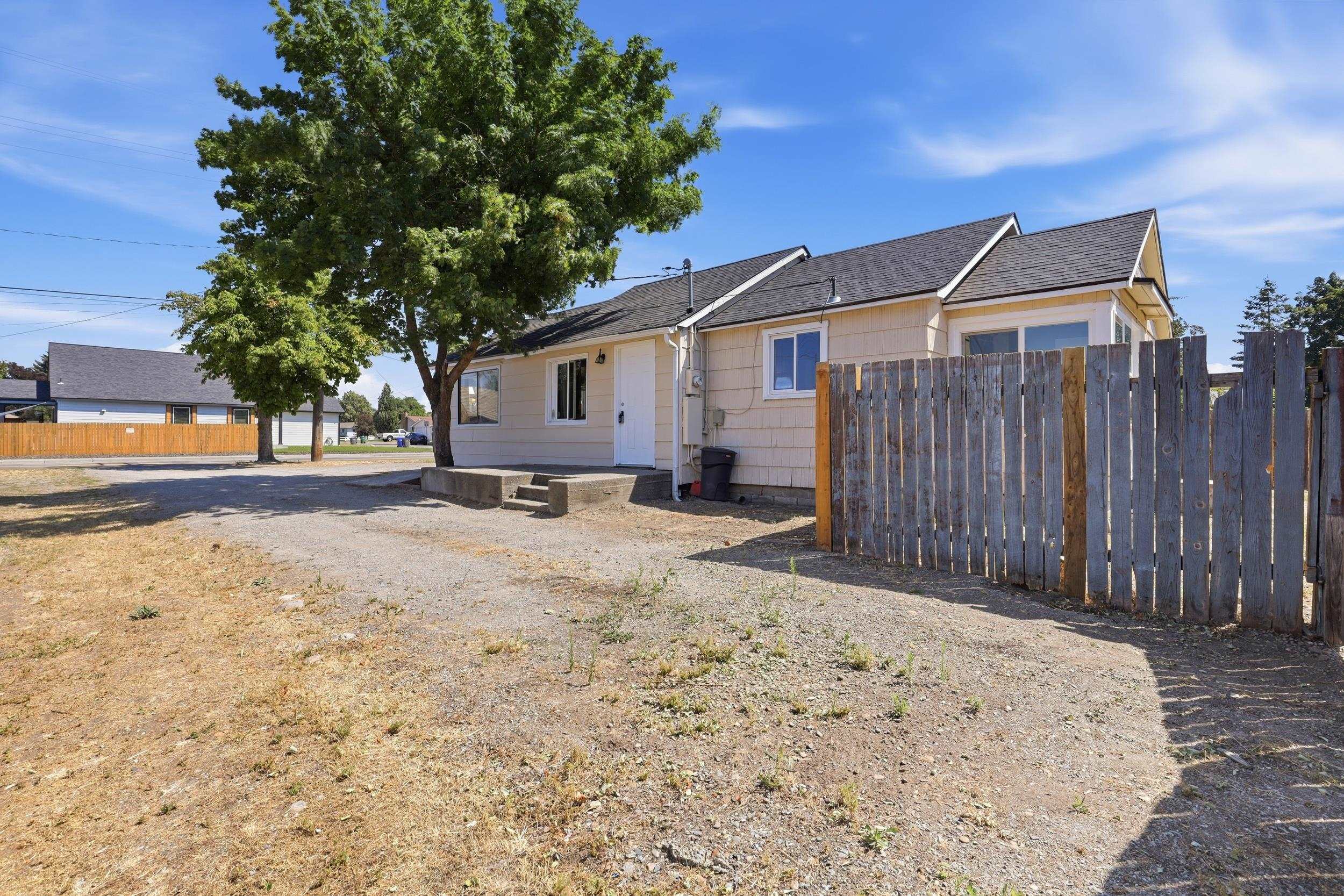 11122 E Broadway Ave - Photo 6