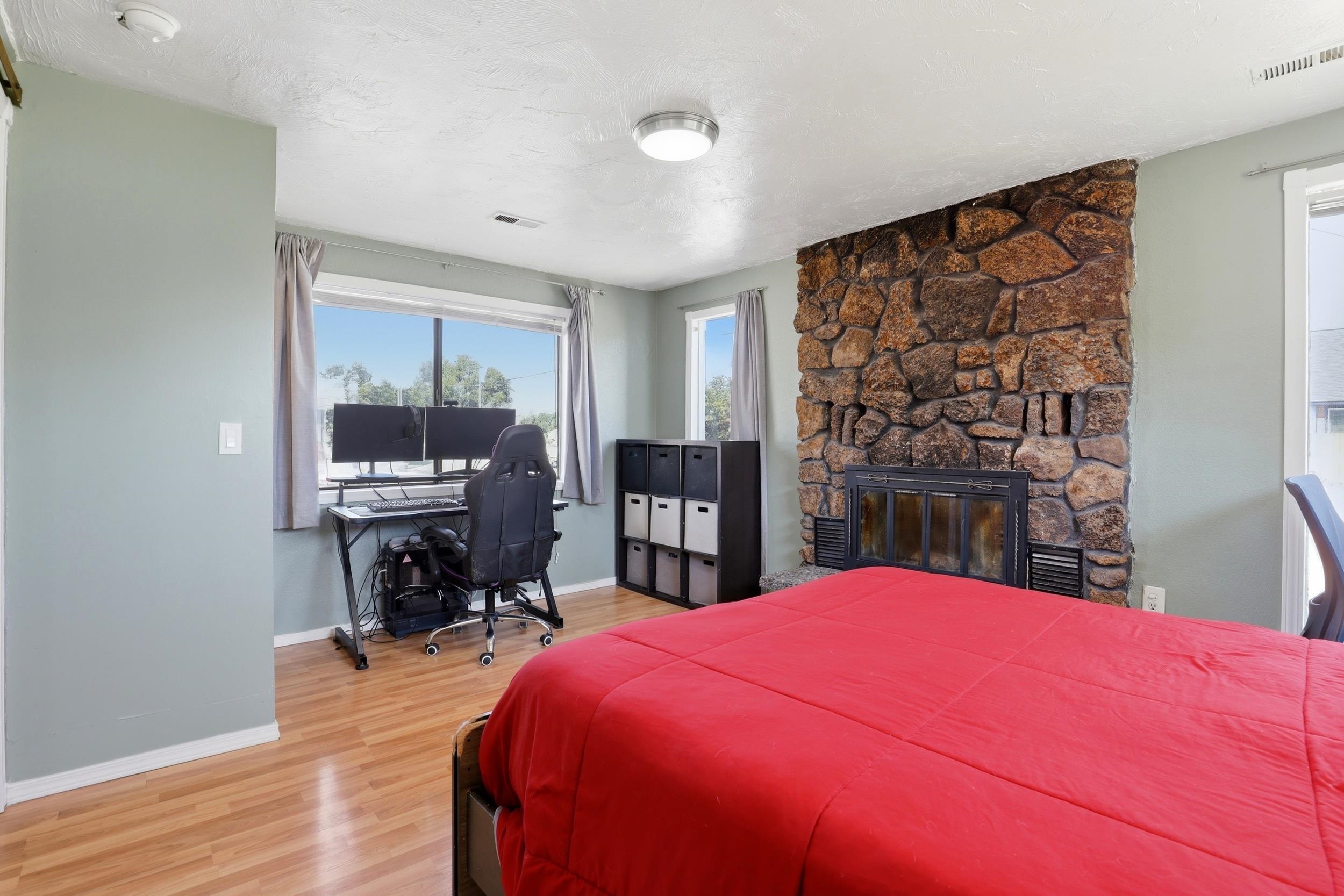 11122 E Broadway Ave - Photo 11