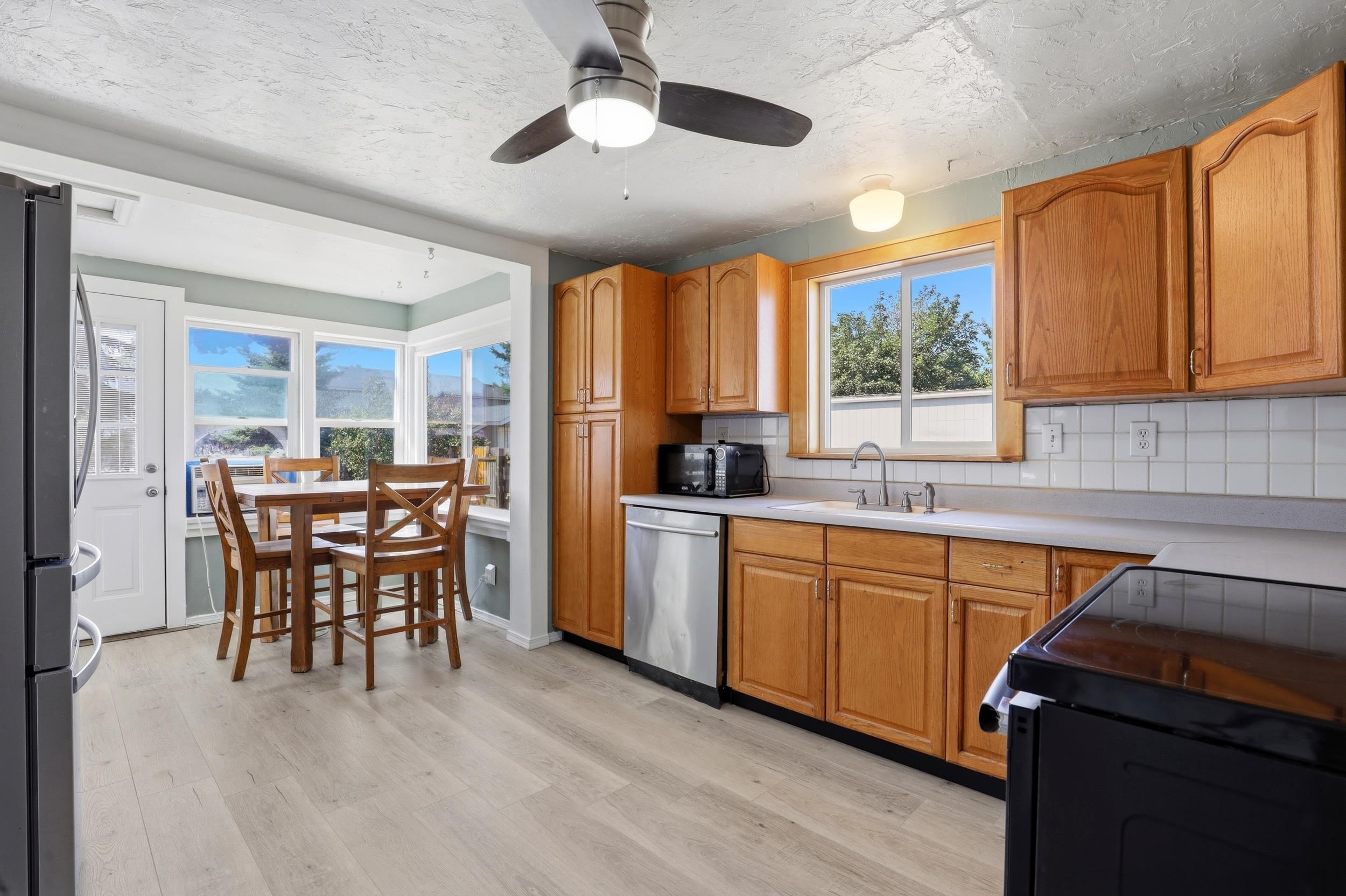 11122 E Broadway Ave - Photo 14