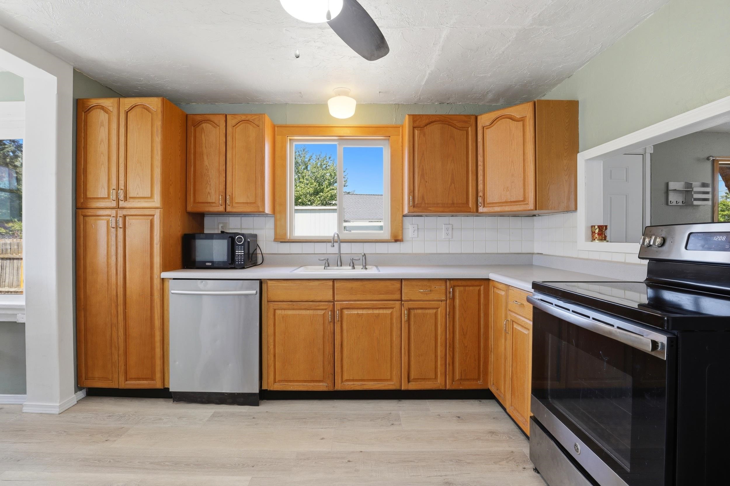 11122 E Broadway Ave - Photo 15