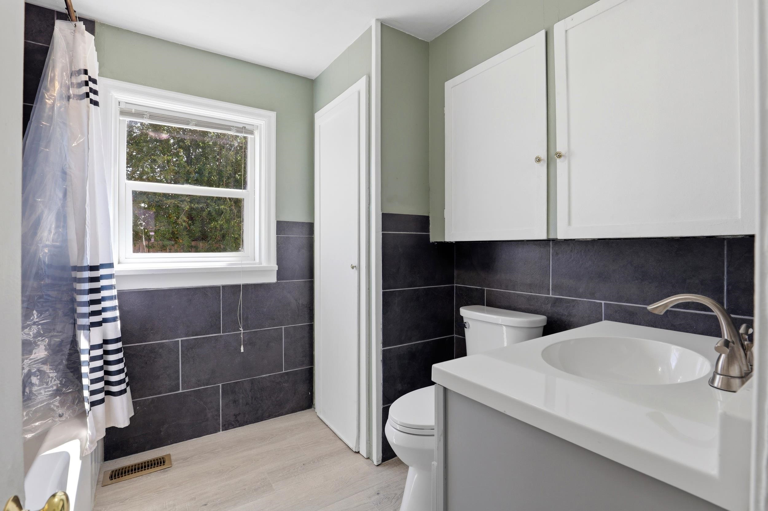 11122 E Broadway Ave - Photo 19