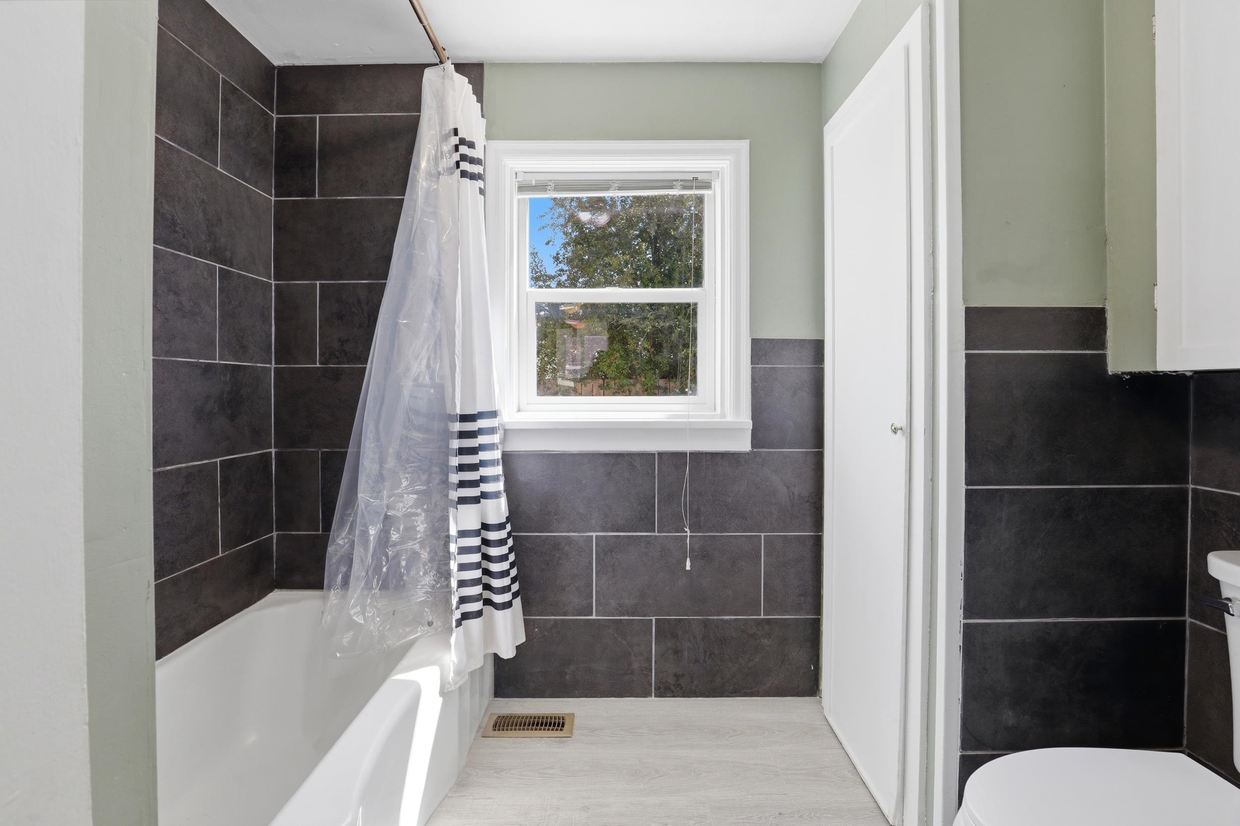 11122 E Broadway Ave - Photo 20