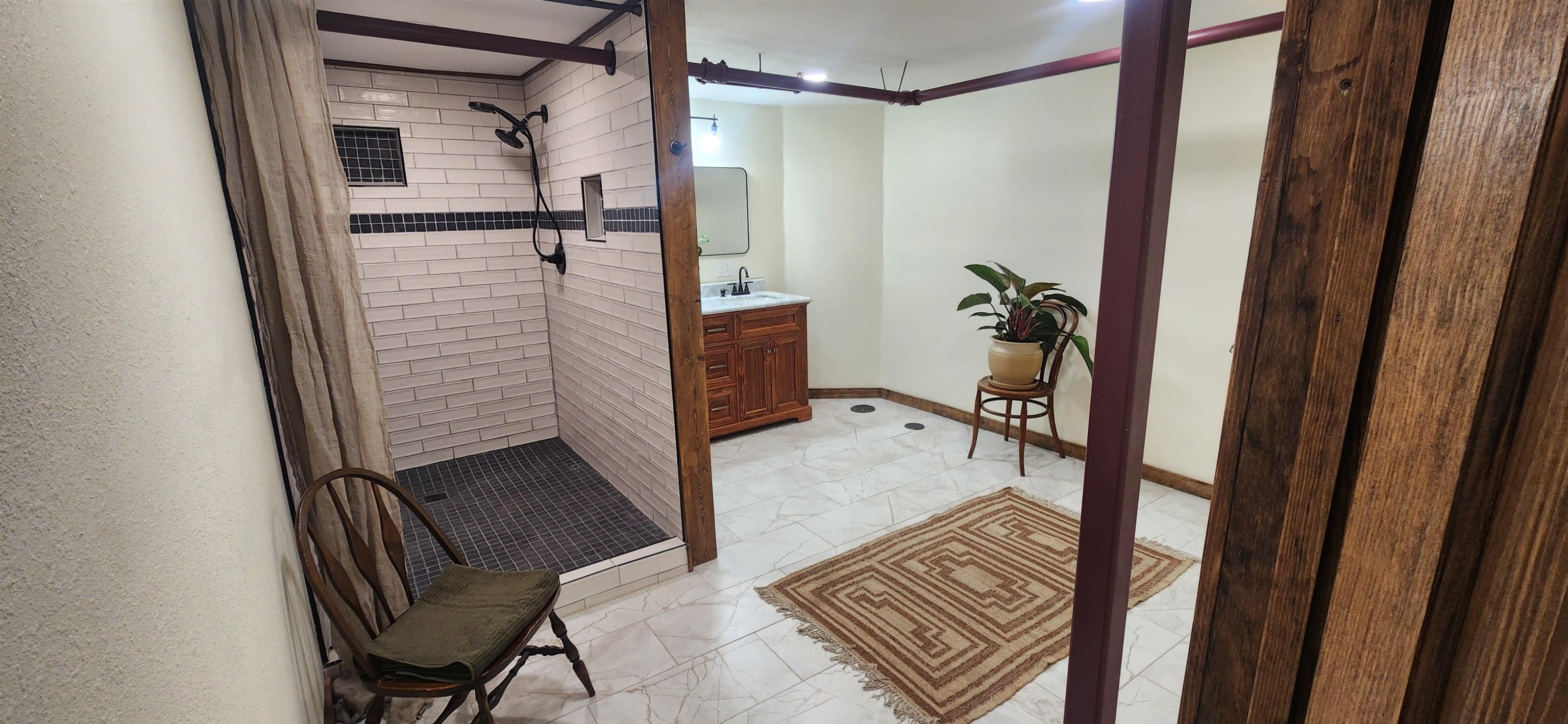 423 W 1st Ave - Photo 17