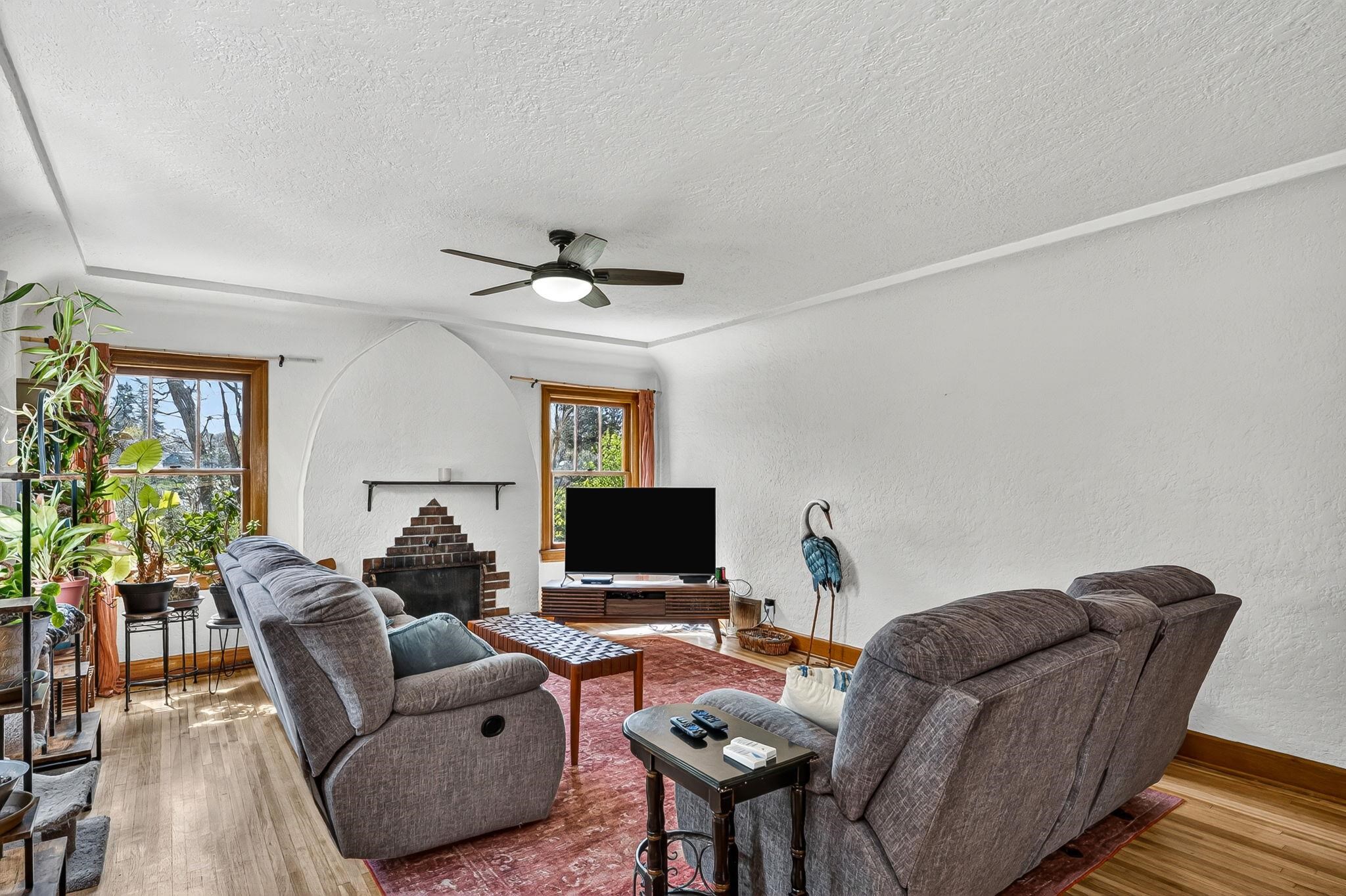 401 S Crosby St - Photo 4