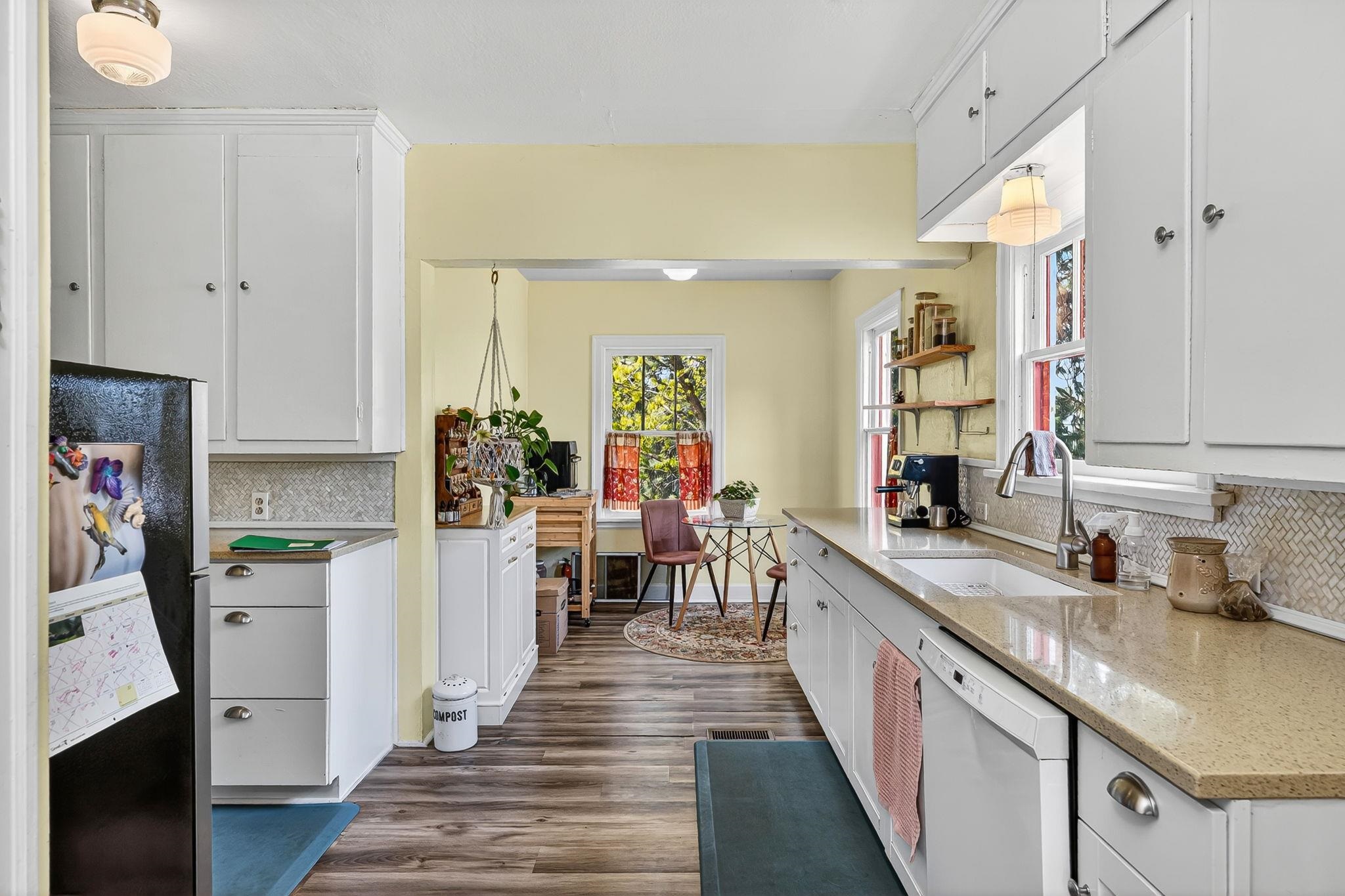 401 S Crosby St - Photo 9