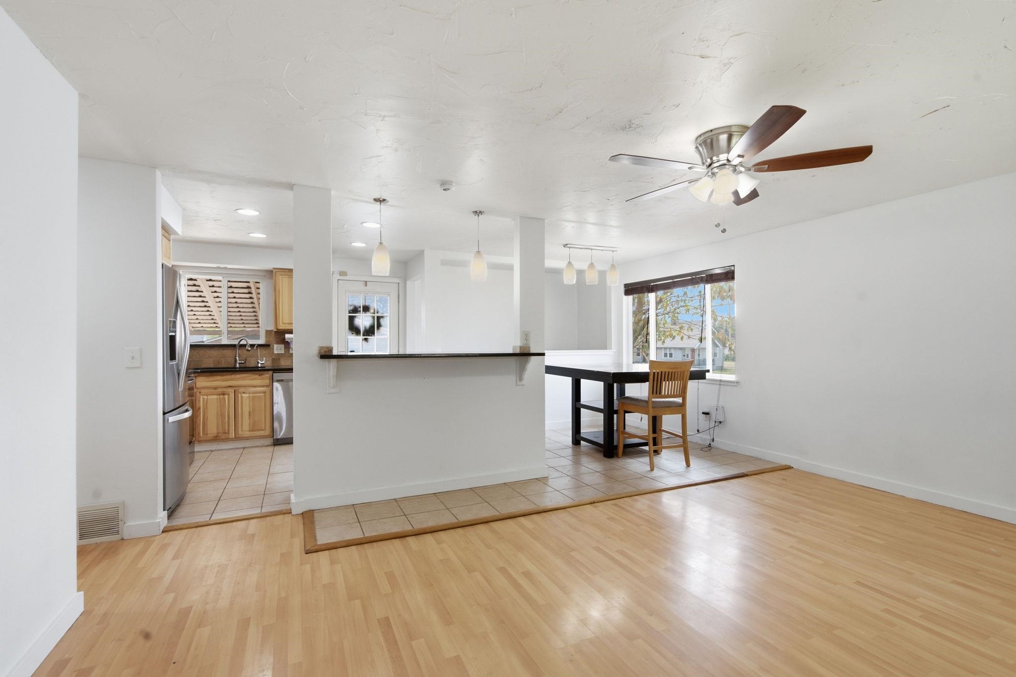 1404 E Gordon Ct - Photo 5
