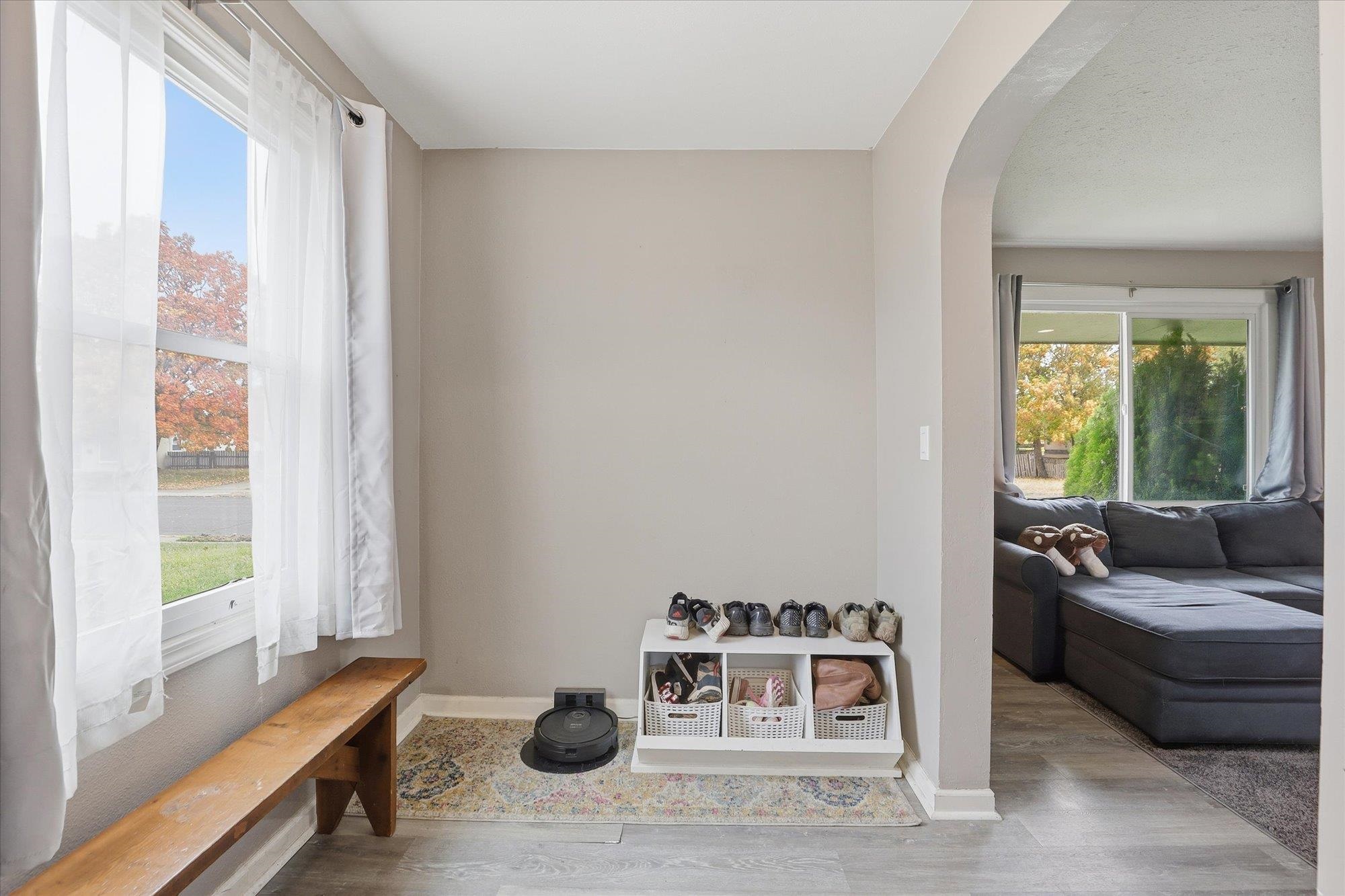 2824 E Marshall Ave - Photo 6
