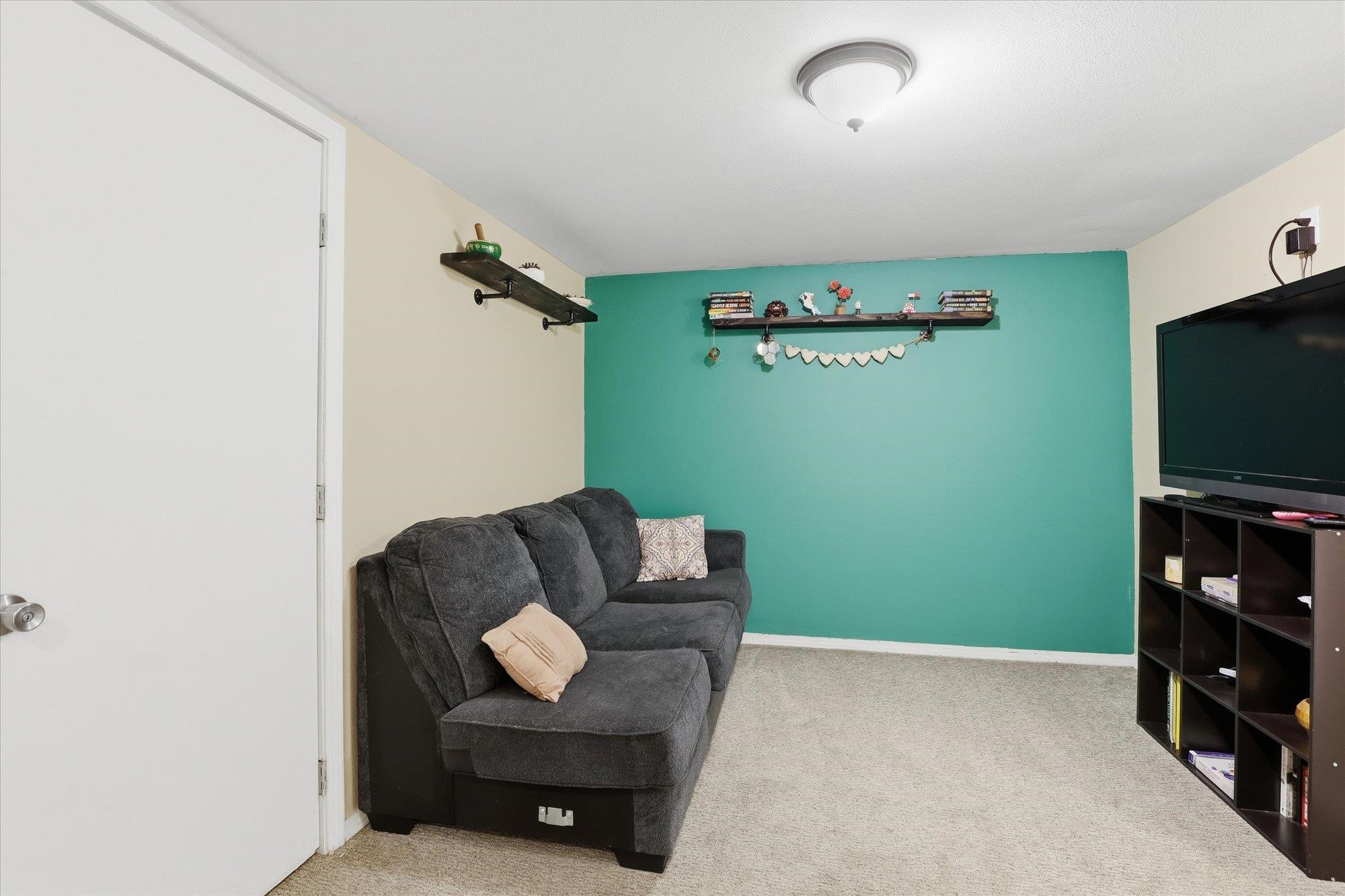 2824 E Marshall Ave - Photo 15