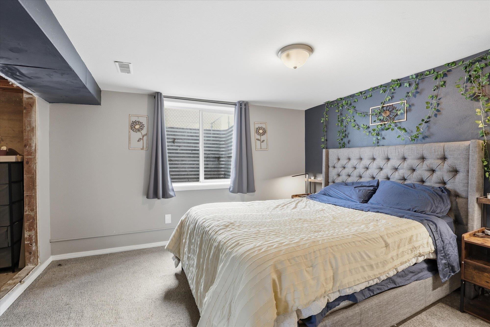 2824 E Marshall Ave - Photo 17