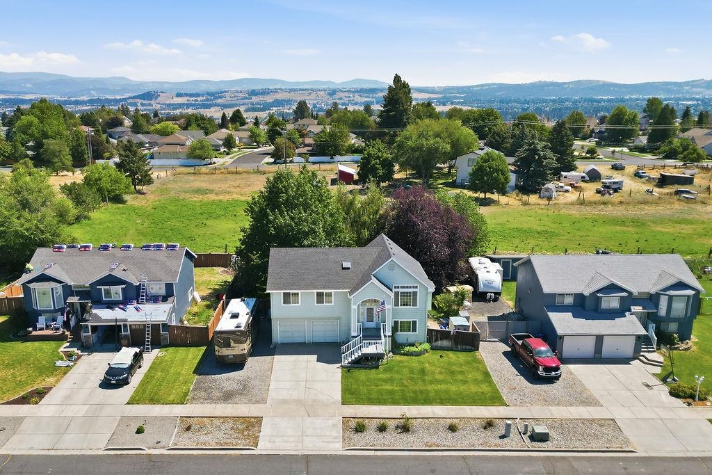 8808 N Maple St - Photo 3