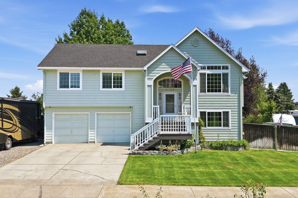 8808 N Maple St - Photo 2