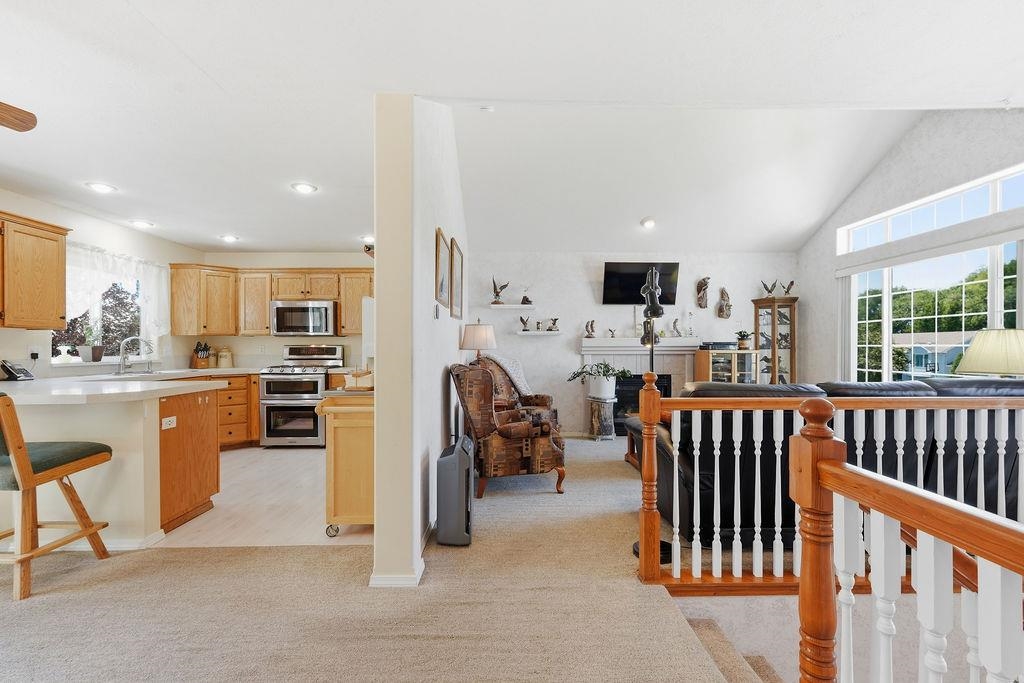 8808 N Maple St - Photo 7