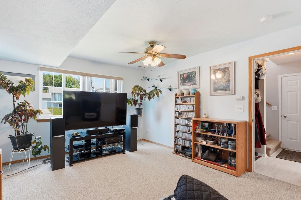 8808 N Maple St - Photo 31