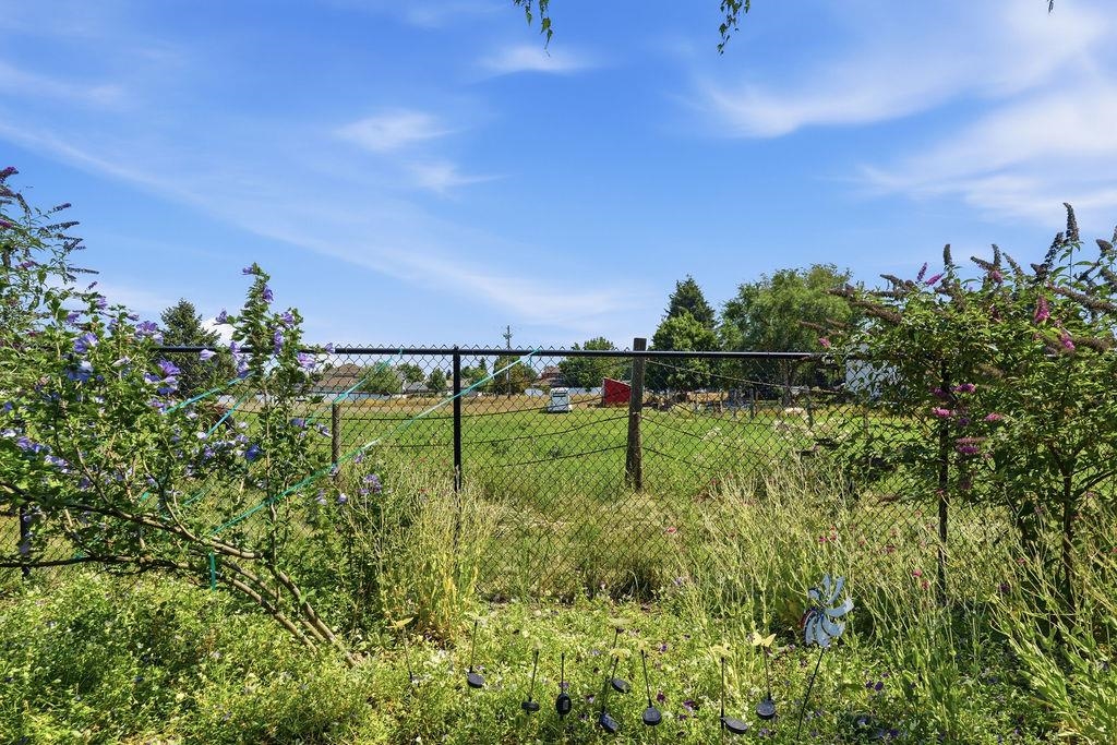 8808 N Maple St - Photo 36