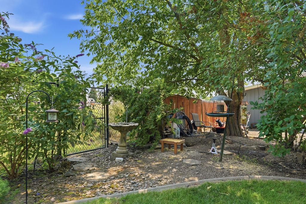 8808 N Maple St - Photo 37